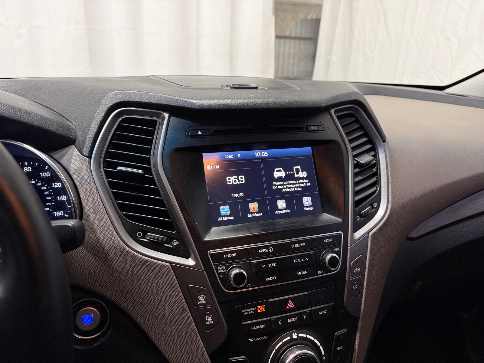 Thumbnail: 2017 Hyundai Santa Fe - 3