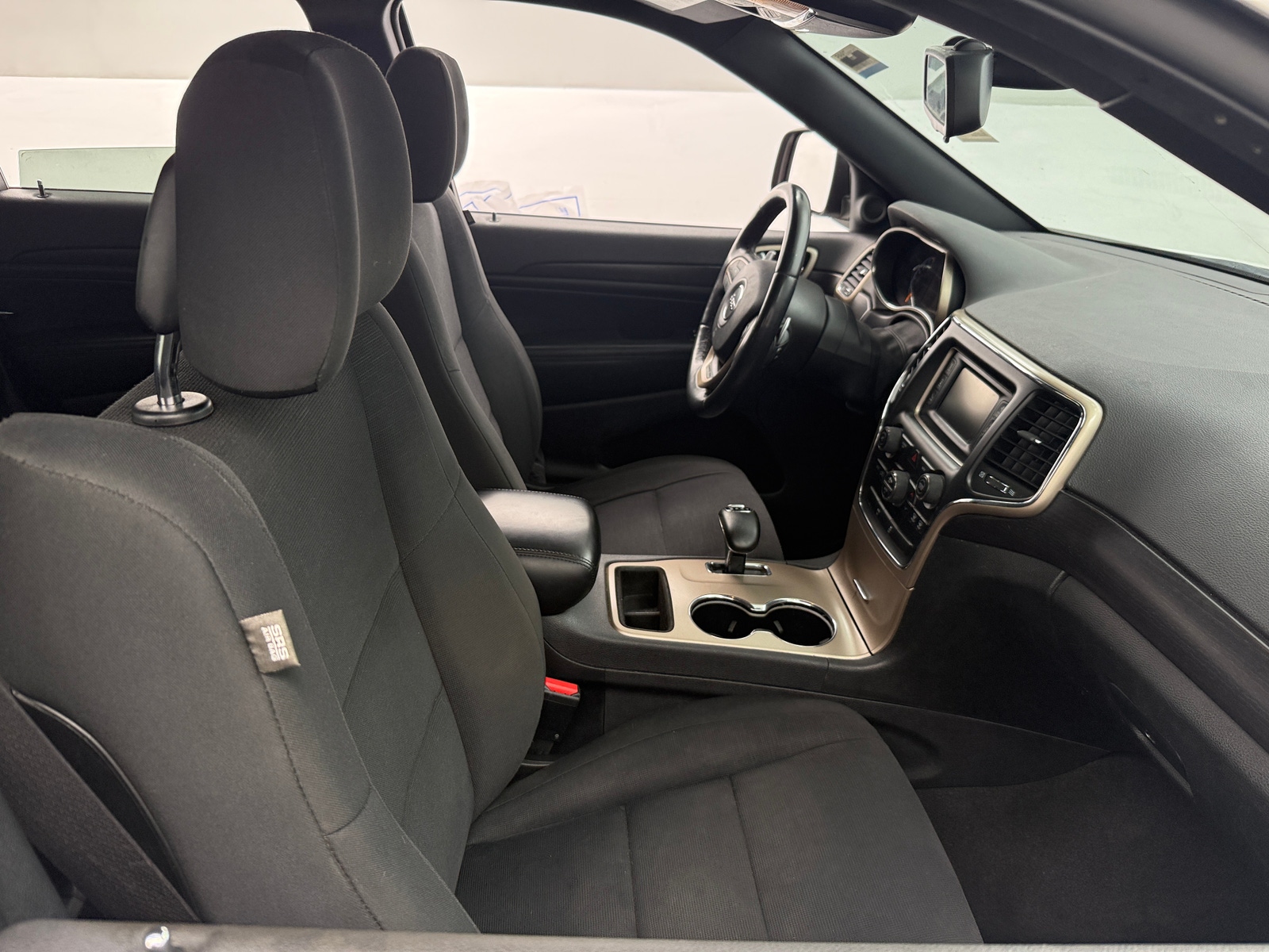 Thumbnail: 2015 Jeep Grand Cherokee - 2