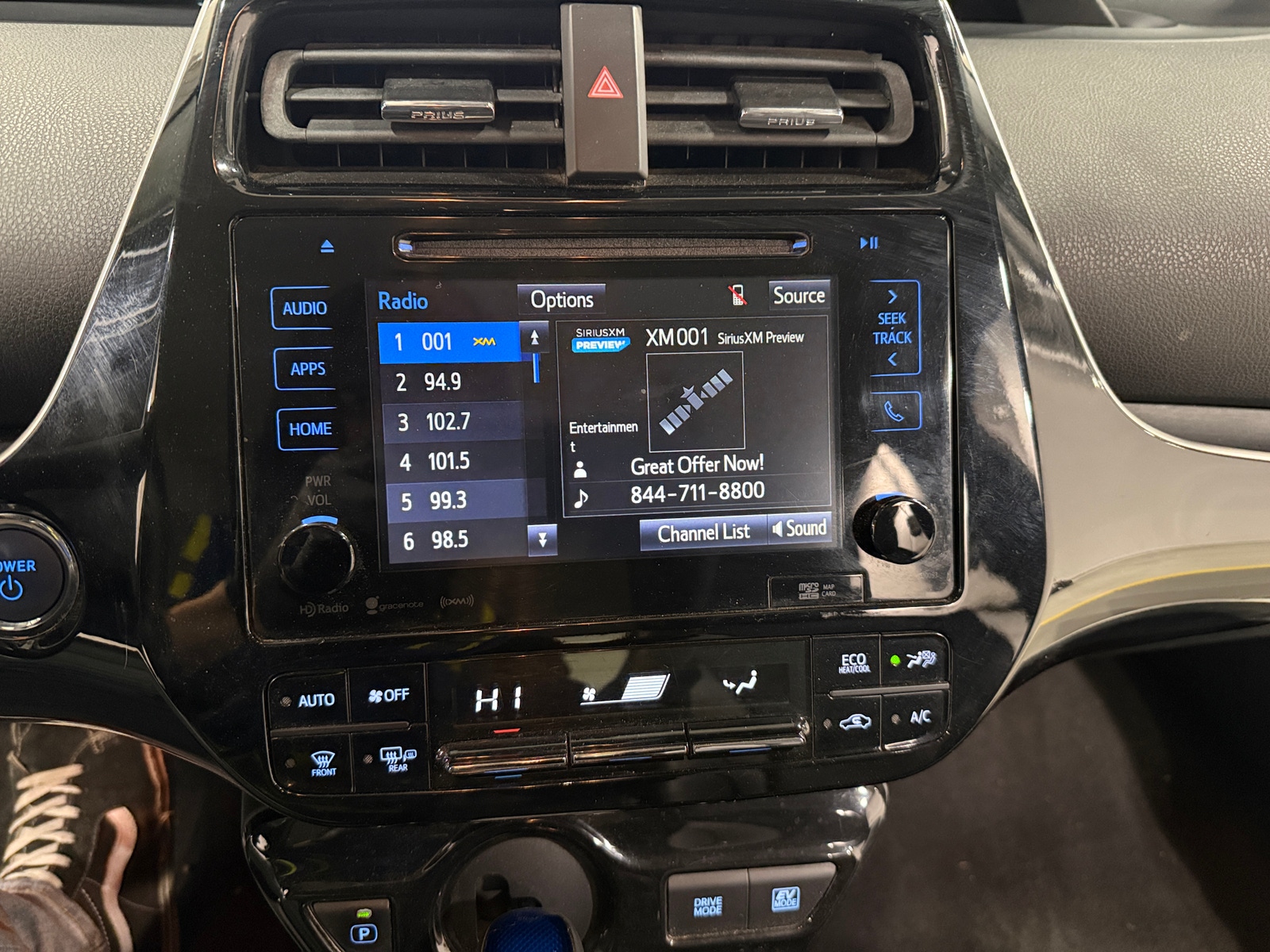 Thumbnail: 2016 Toyota Prius - 4