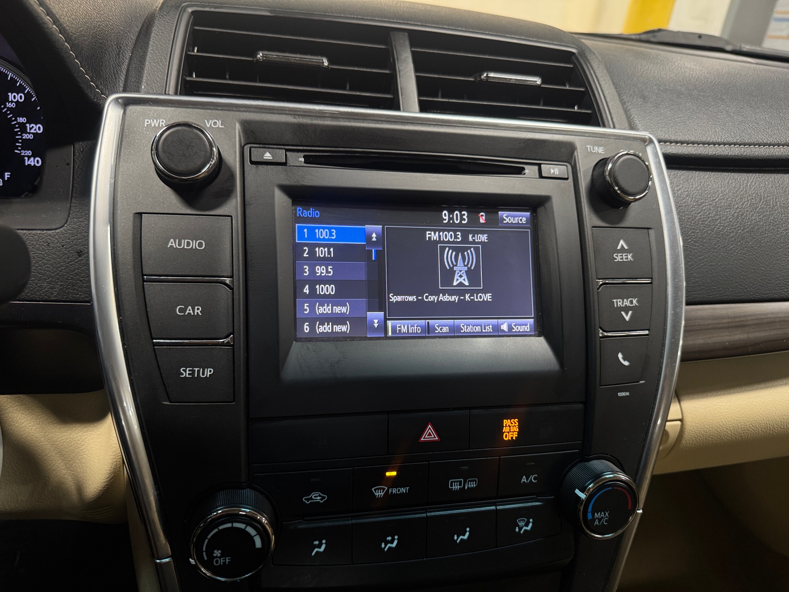 Thumbnail: 2017 Toyota Camry - 4