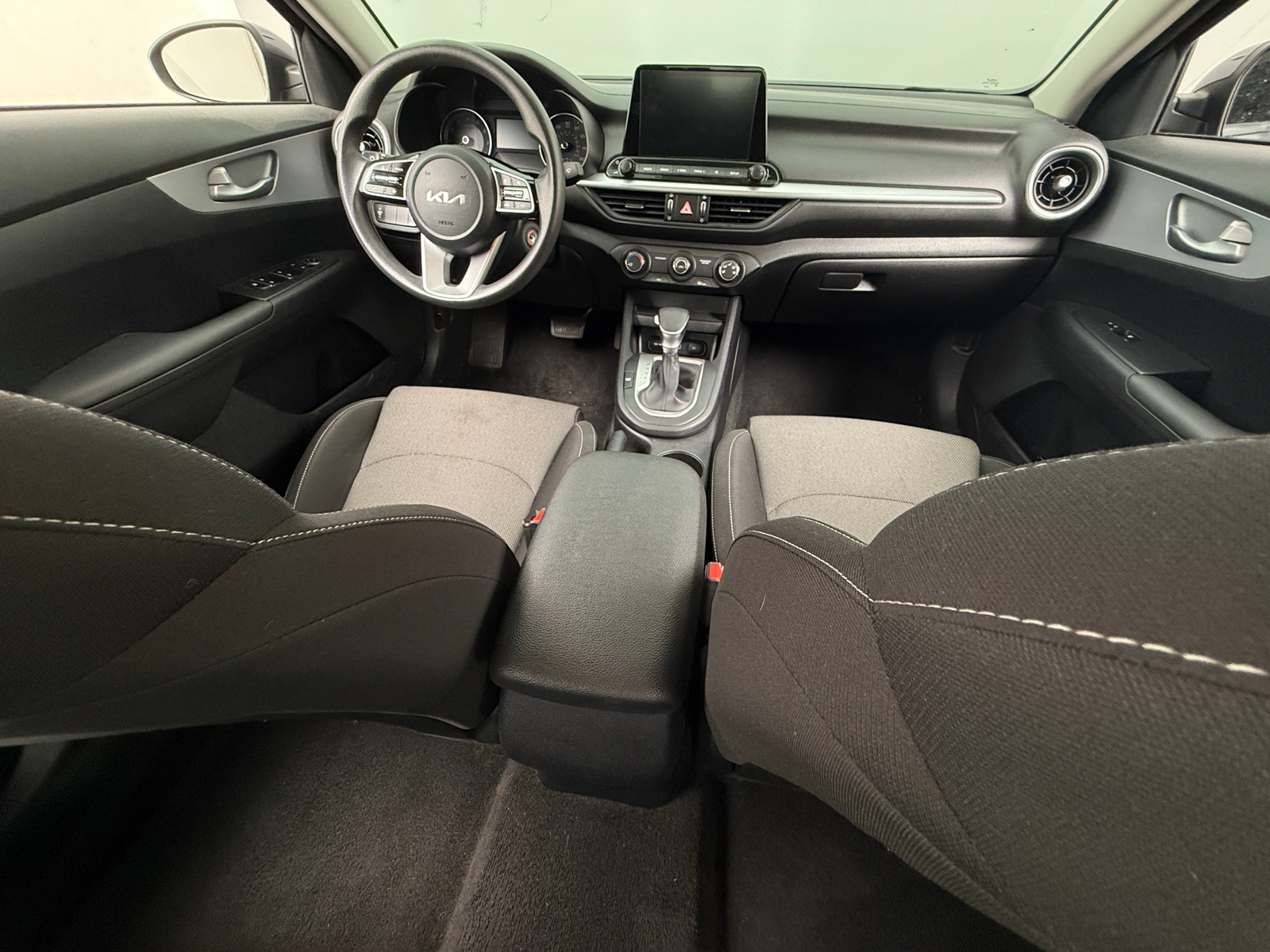 Thumbnail: 2024 Kia Forte - 3