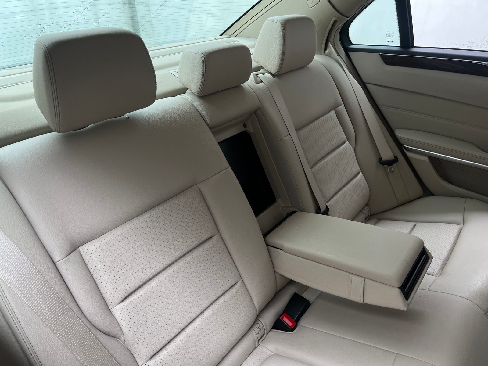 Thumbnail: 2016 Mercedes-Benz E-Class - 5