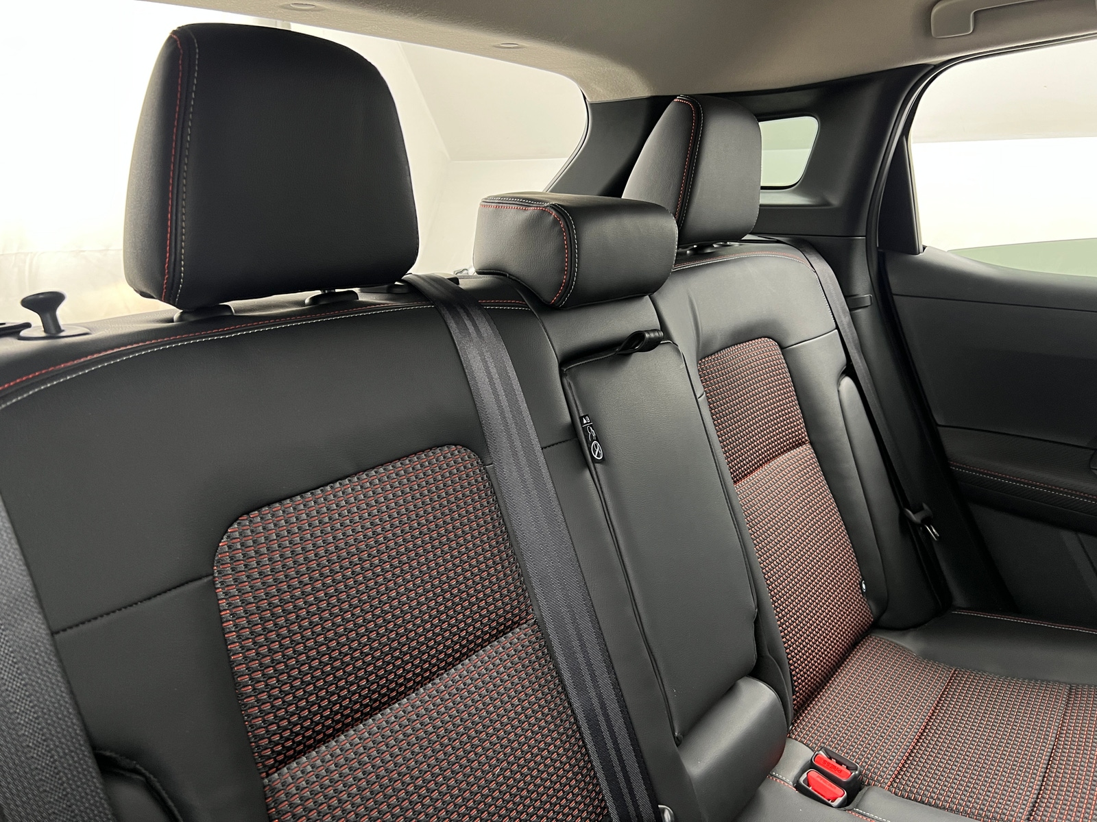 Thumbnail: 2025 Nissan Kicks - 6