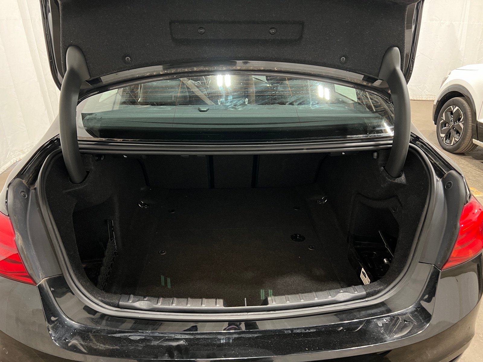 Thumbnail: 2017 BMW 3 Series - 6