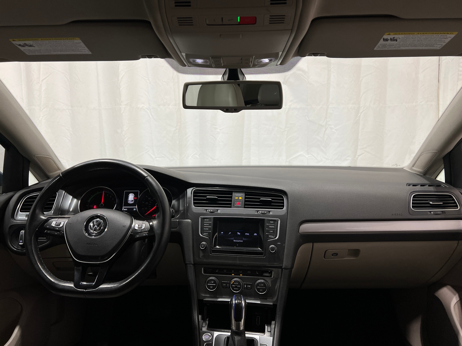 Thumbnail: 2015 Volkswagen e-Golf - 2