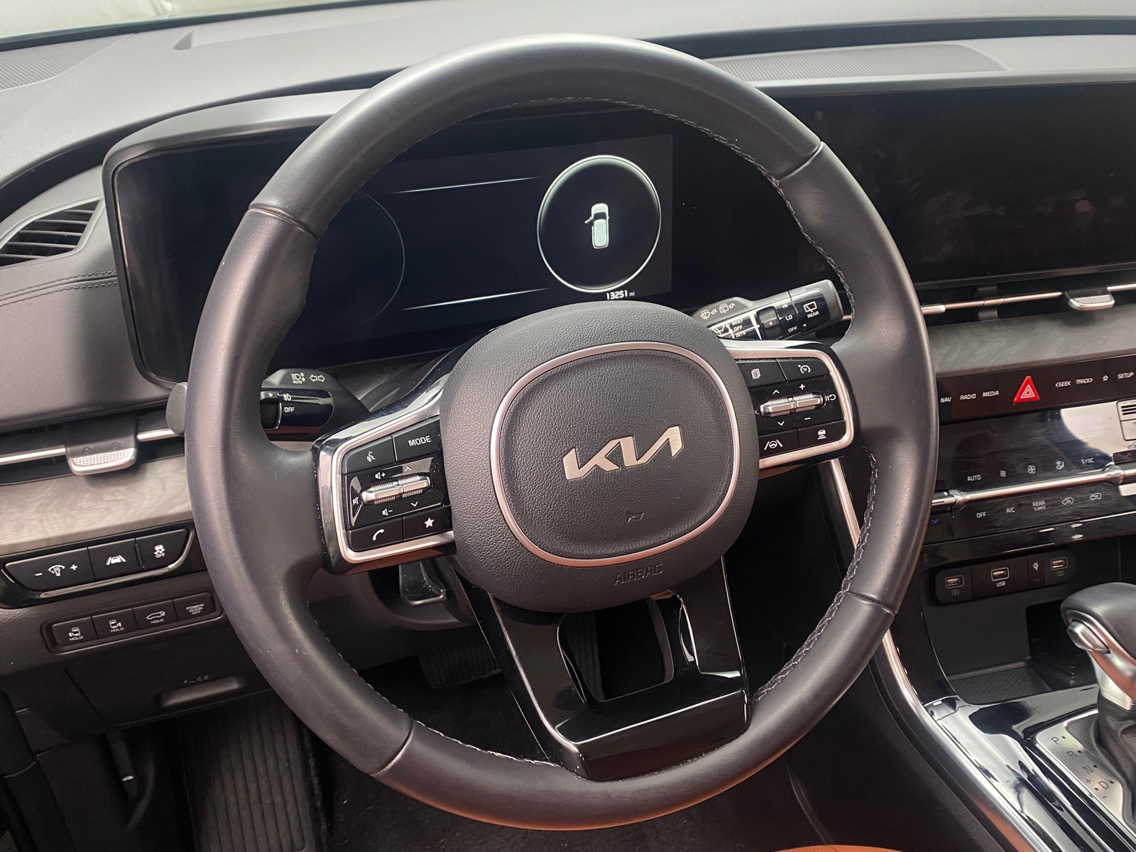 Thumbnail: 2024 Kia Carnival - 4