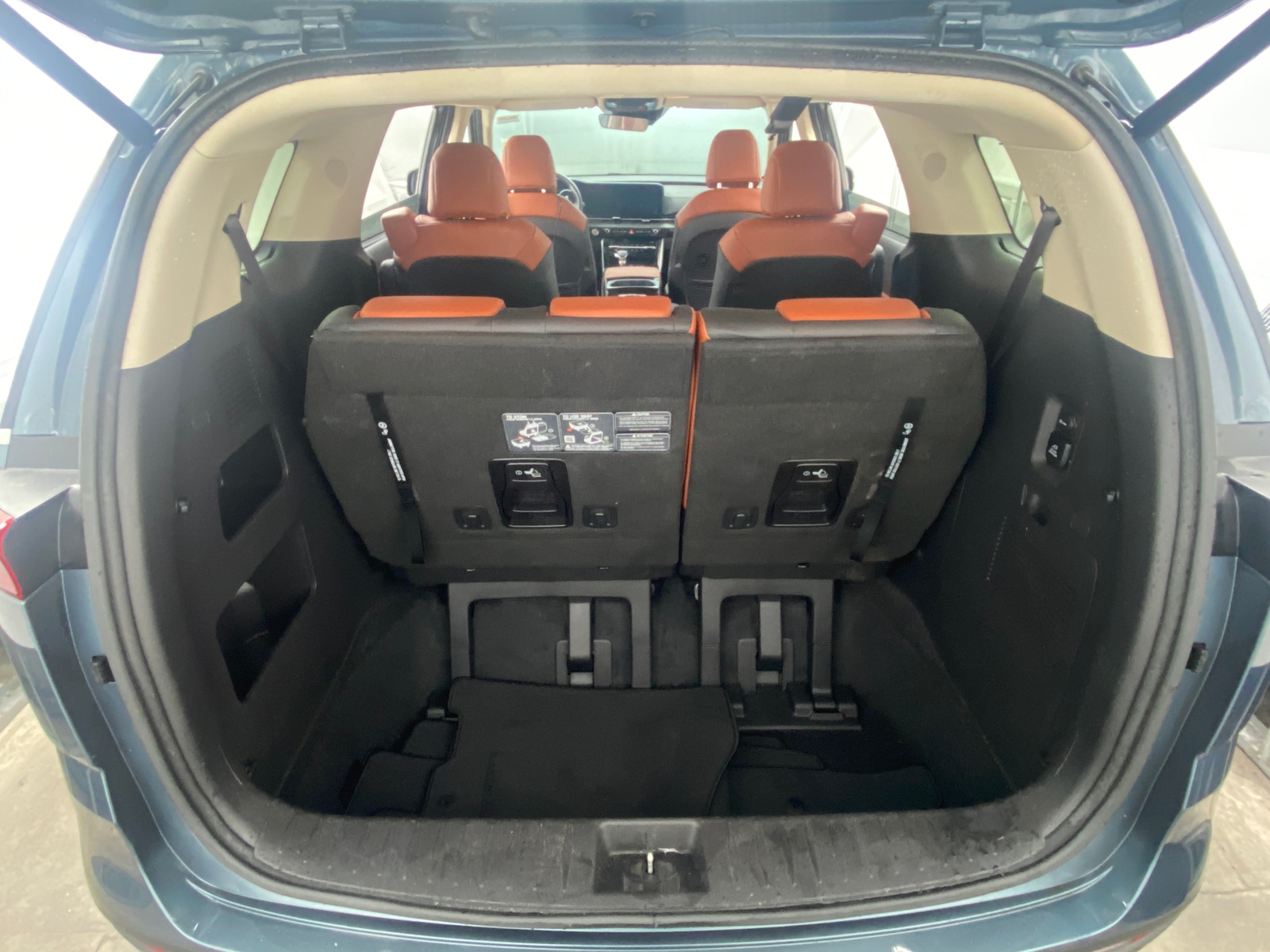 Thumbnail: 2024 Kia Carnival - 6