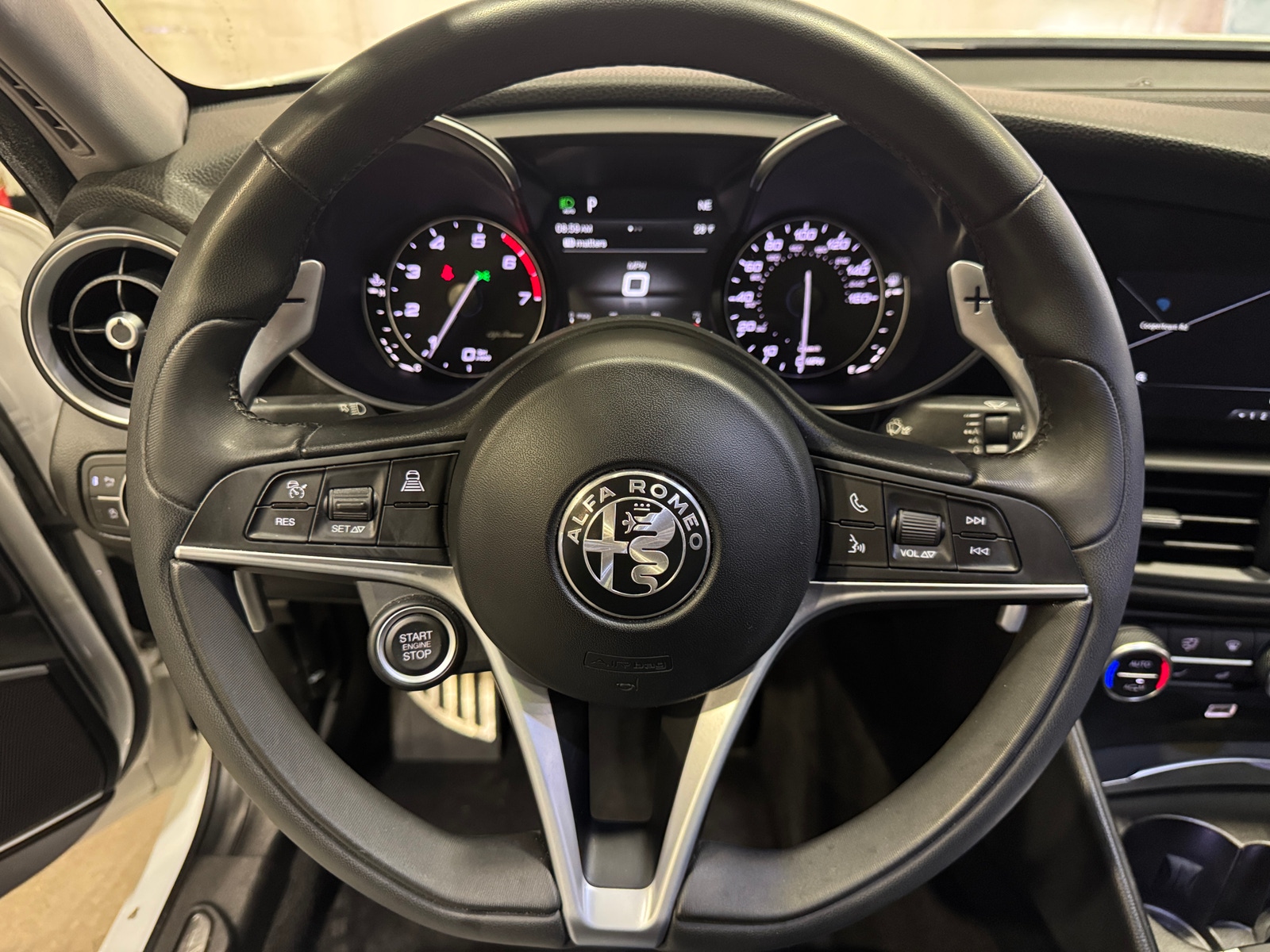 Thumbnail: 2019 Alfa Romeo Giulia - 4