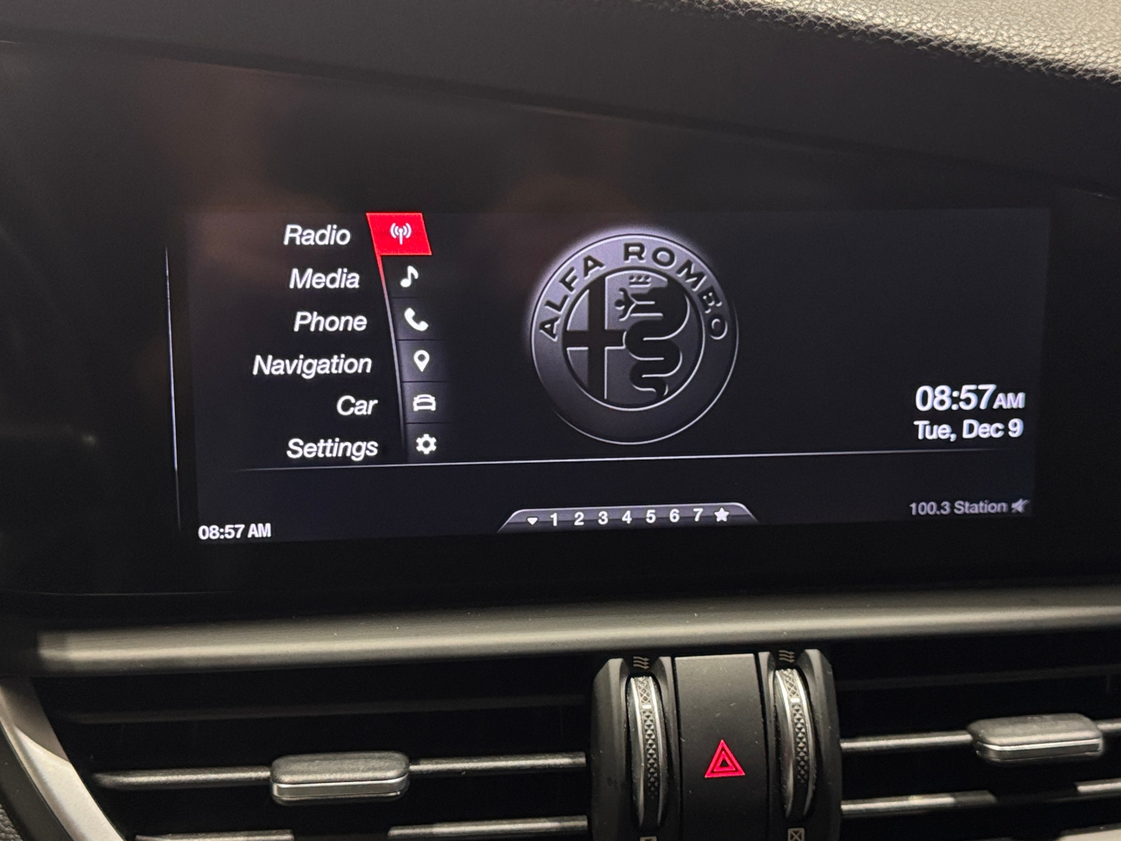 Thumbnail: 2019 Alfa Romeo Giulia - 3