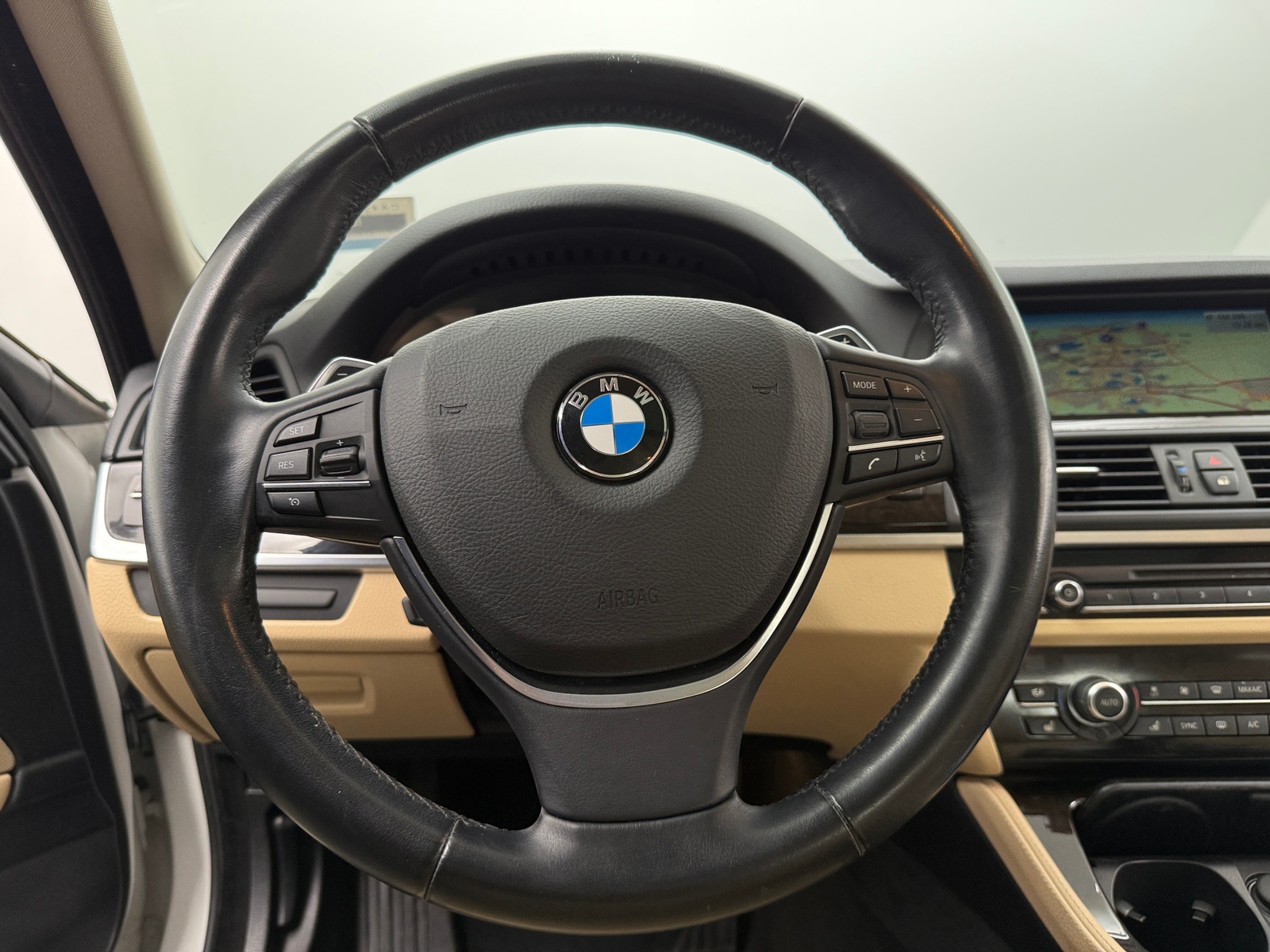 Thumbnail: 2016 BMW 5 Series - 4