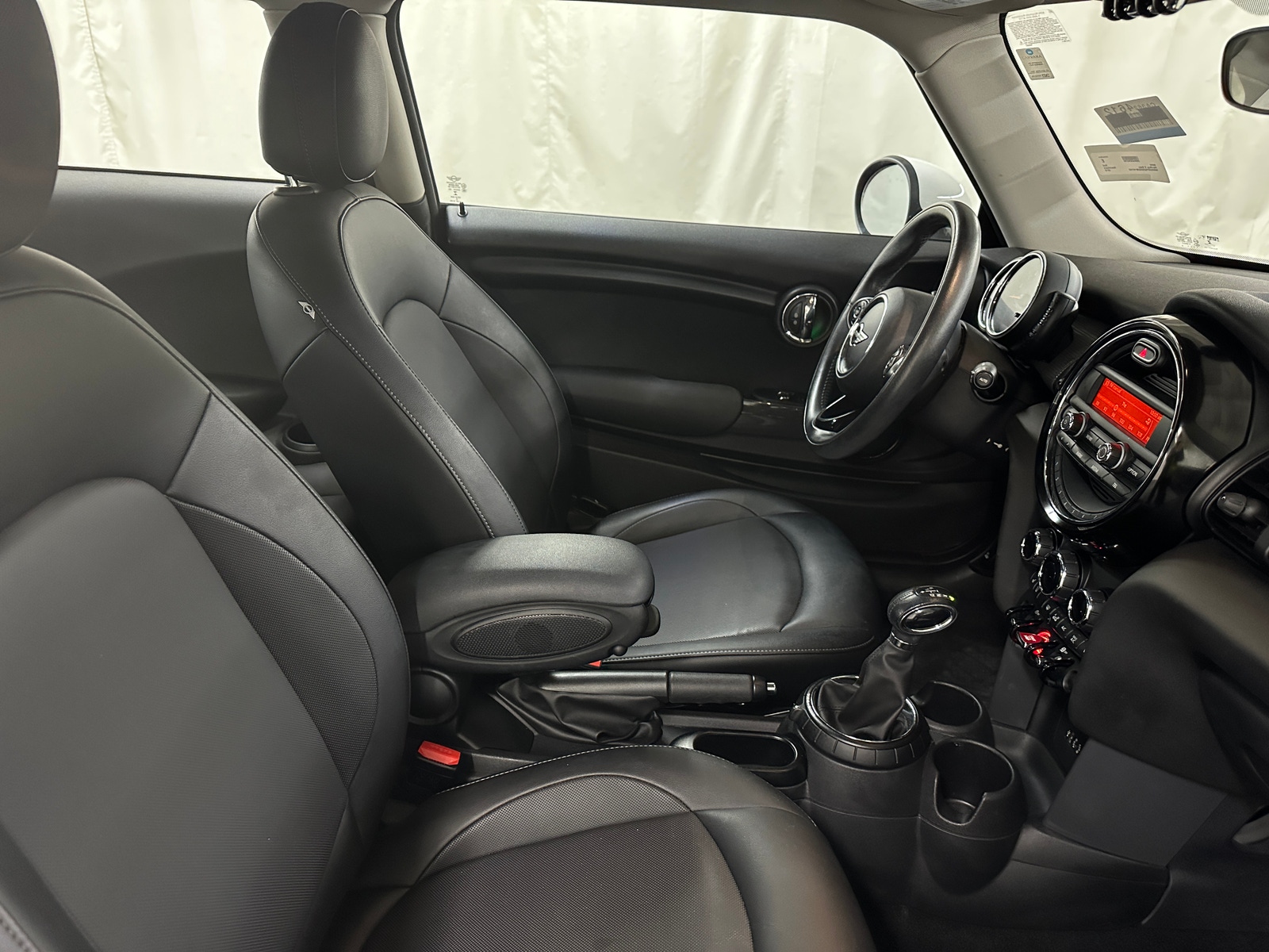 Thumbnail: 2016 MINI Cooper Hardtop - 2