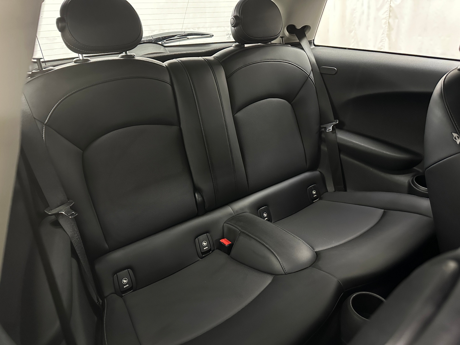 Thumbnail: 2016 MINI Cooper Hardtop - 6