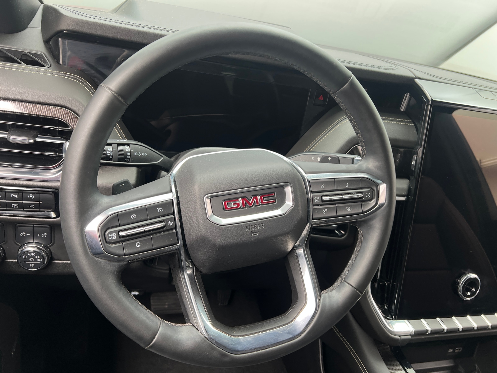 Thumbnail: 2025 GMC Yukon - 4