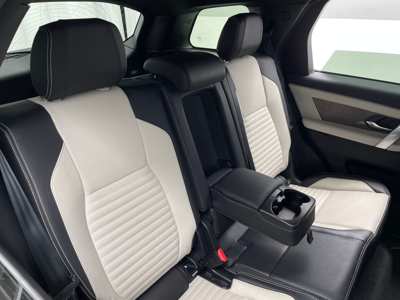 Thumbnail: 2020 Land Rover Discovery Sport - 5