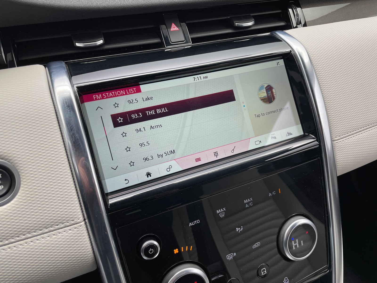 Thumbnail: 2020 Land Rover Discovery Sport - 3