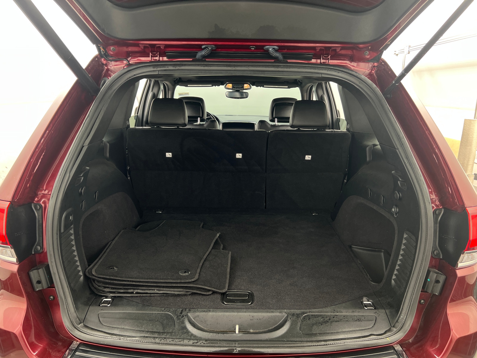 Thumbnail: 2020 Jeep Grand Cherokee - 6