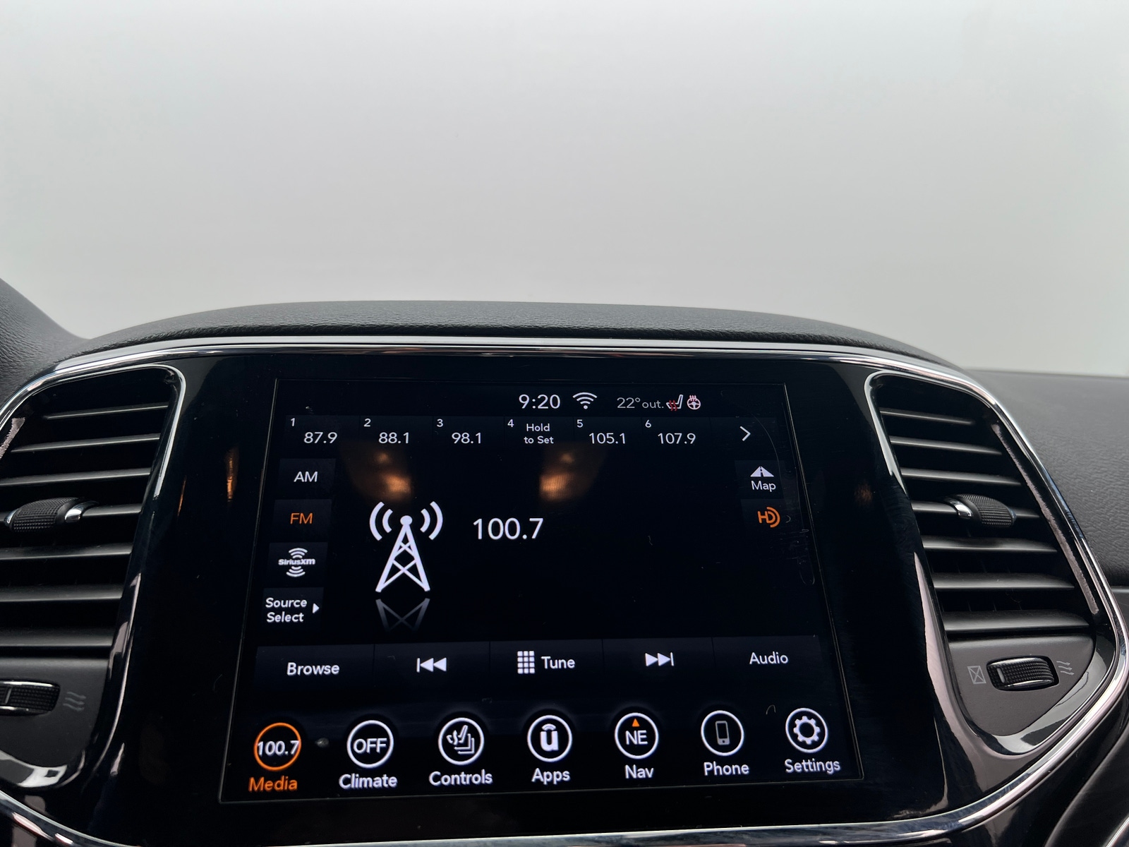 Thumbnail: 2020 Jeep Grand Cherokee - 3