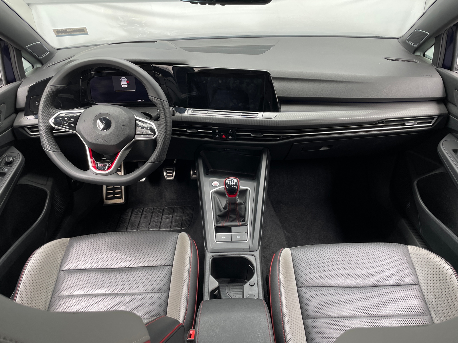 Thumbnail: 2022 Volkswagen Golf - 2