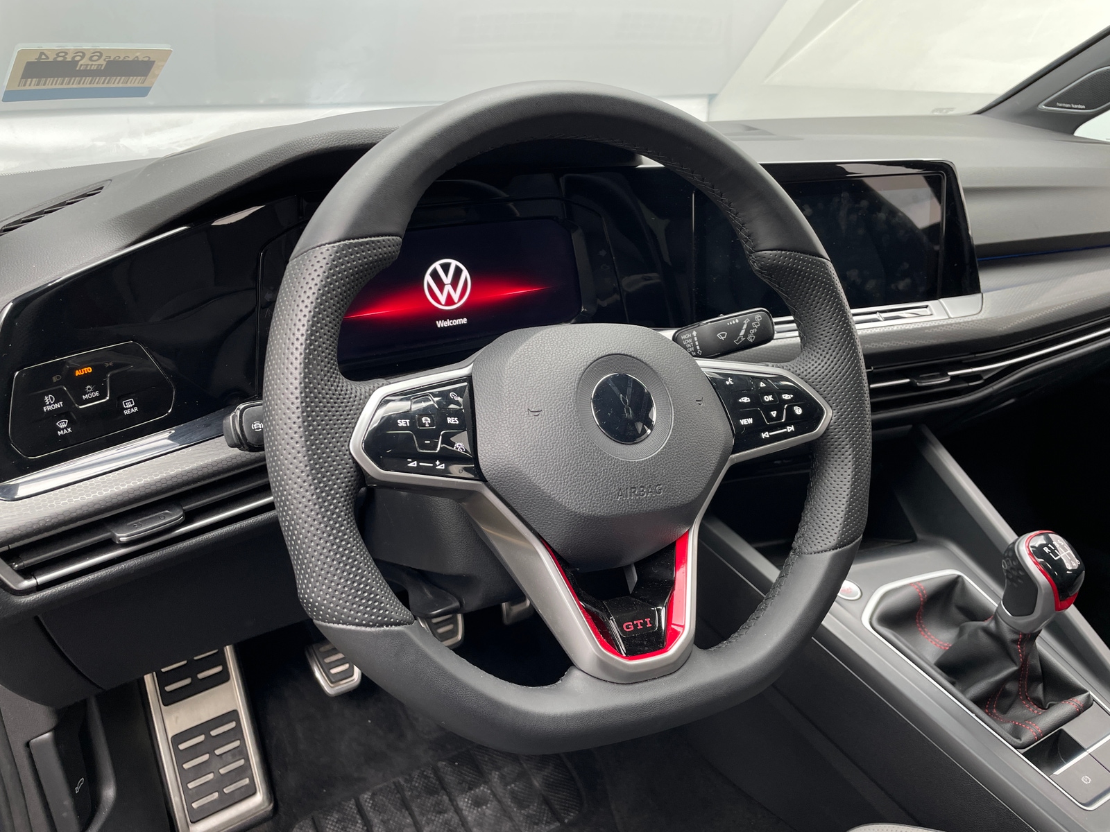 Thumbnail: 2022 Volkswagen Golf - 4