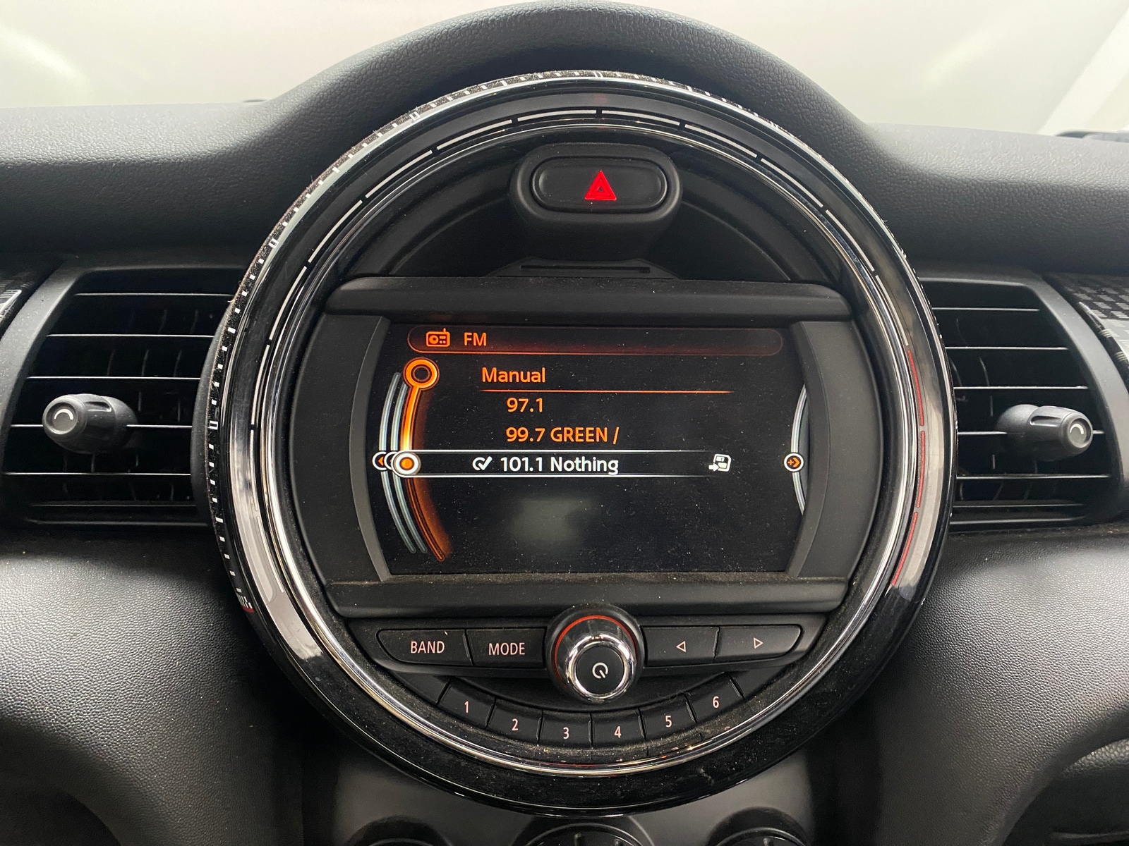 Thumbnail: 2017 MINI Cooper Hardtop - 4