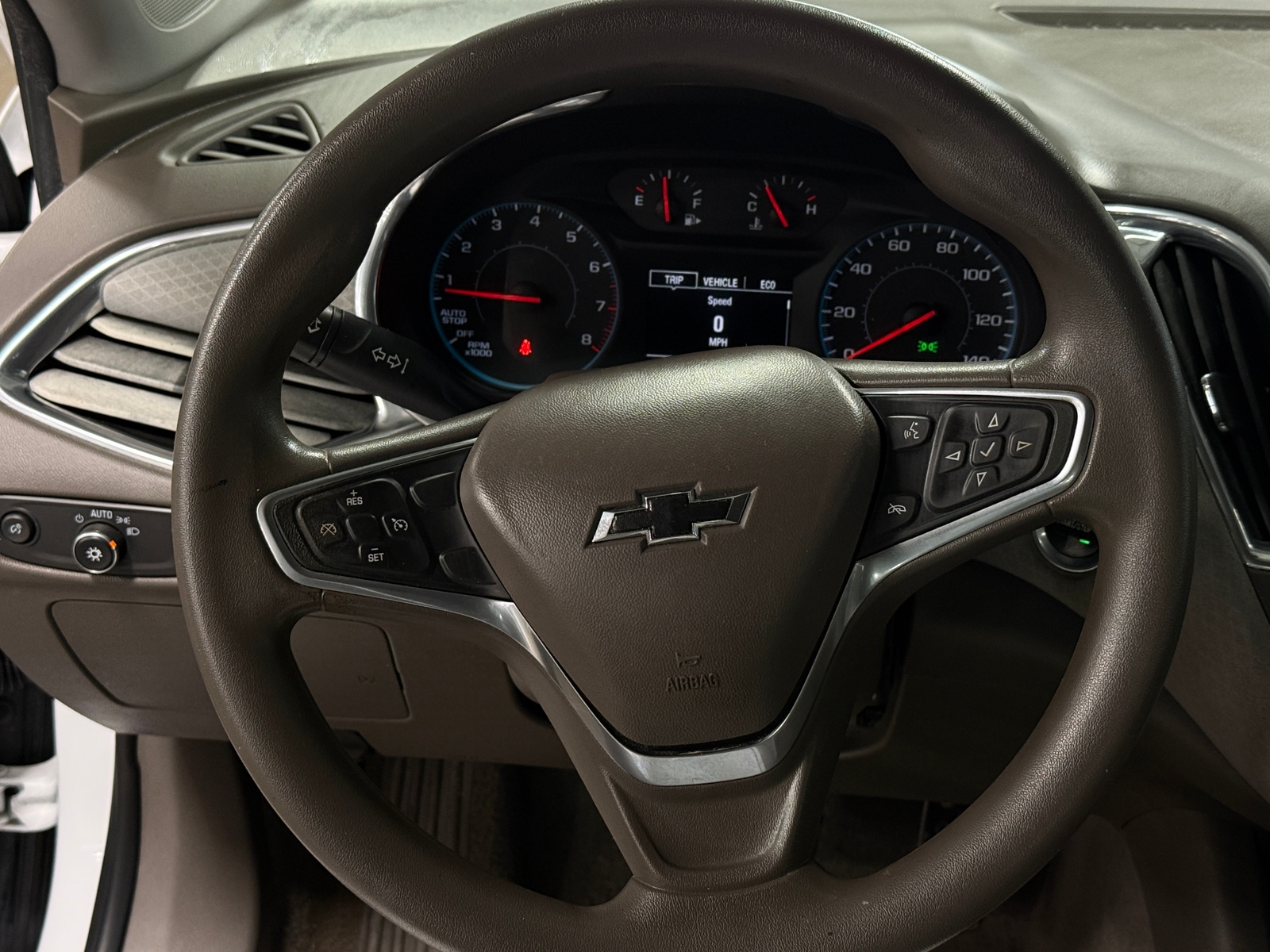 Thumbnail: 2018 Chevrolet Malibu - 5