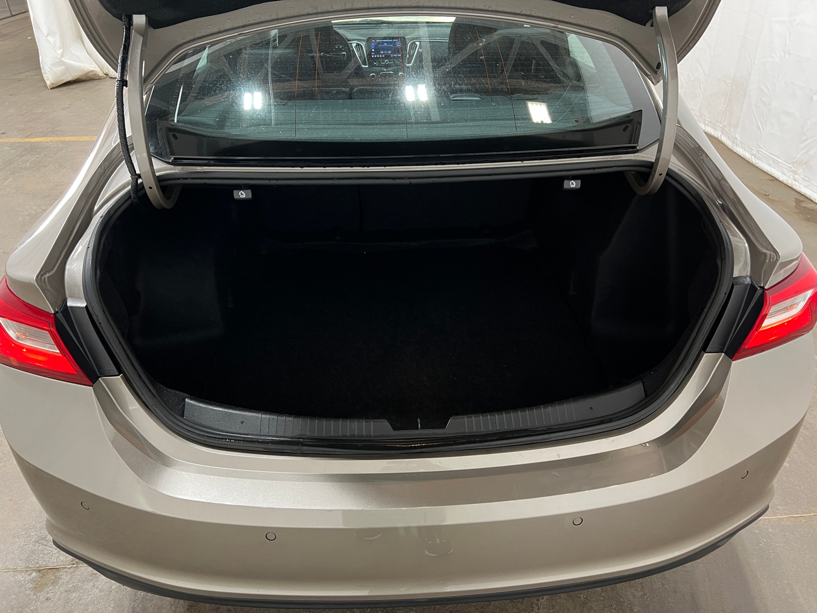 Thumbnail: 2024 Chevrolet Malibu - 7