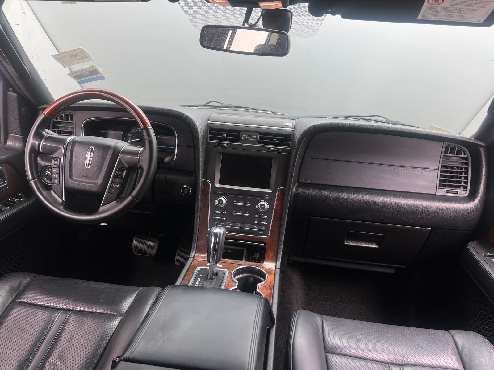 Thumbnail: 2015 Lincoln Navigator L - 2