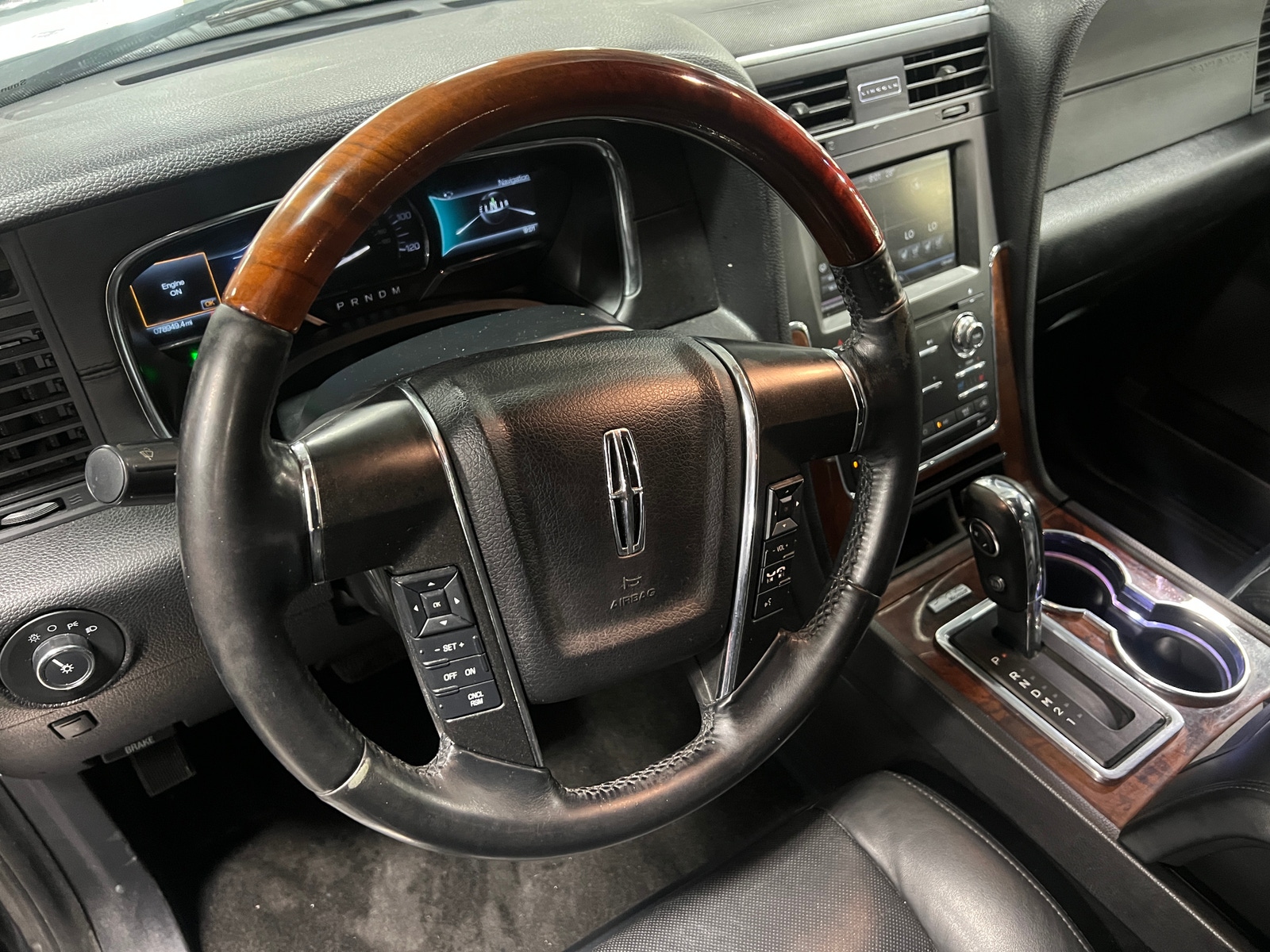 Thumbnail: 2015 Lincoln Navigator L - 4