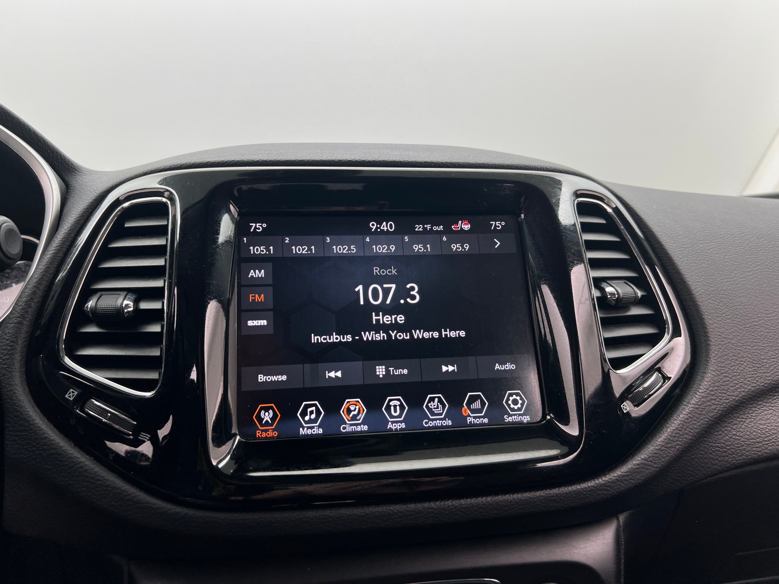 Thumbnail: 2021 Jeep Compass - 3