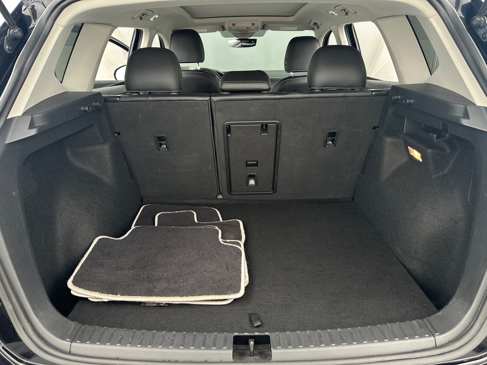 Thumbnail: 2023 Volkswagen Taos - 6