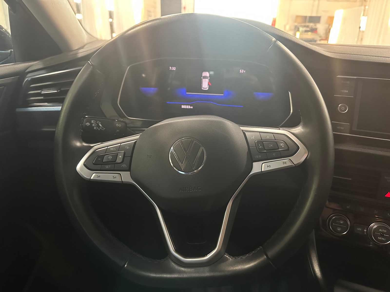 Thumbnail: 2023 Volkswagen Jetta - 4