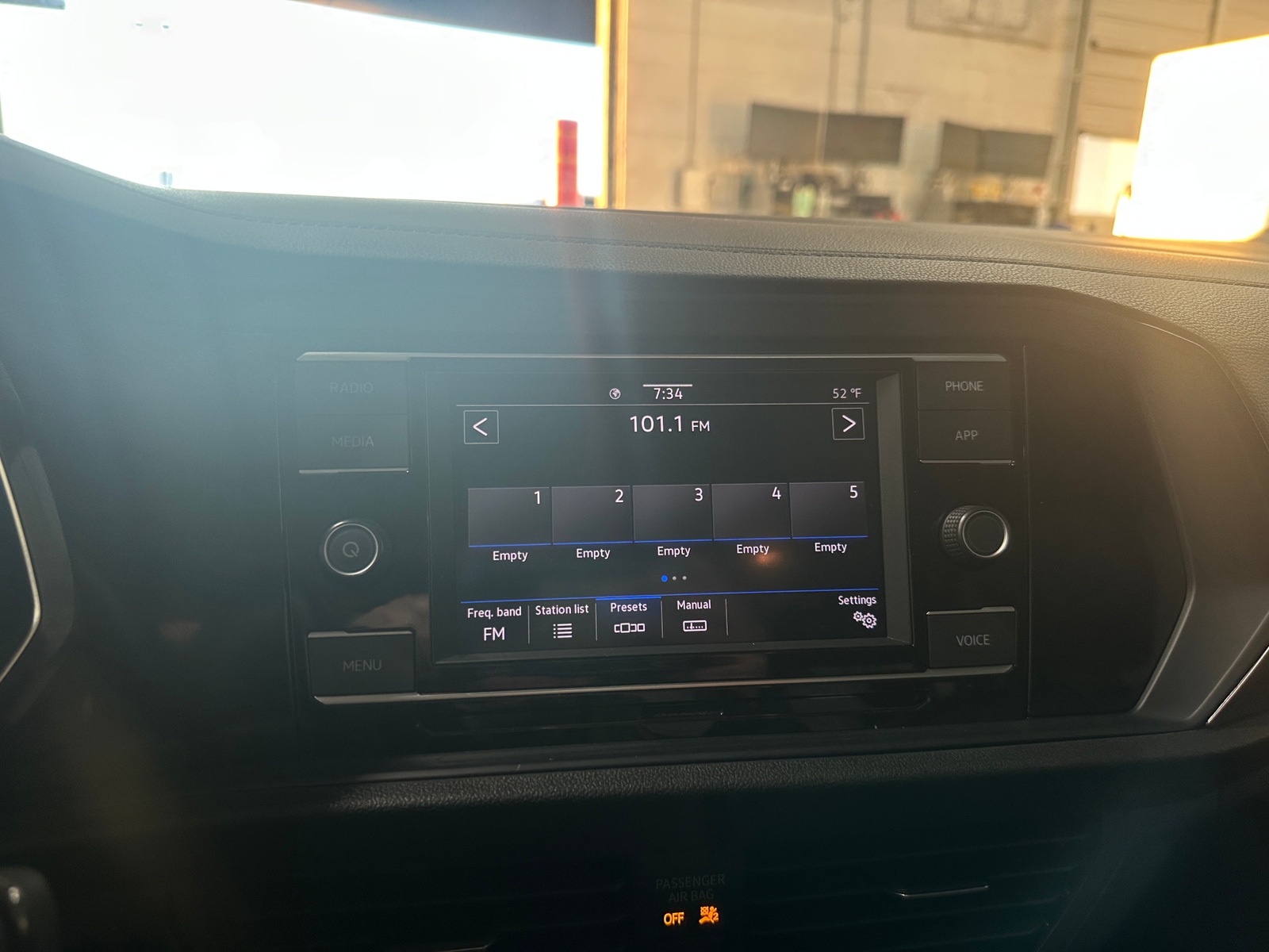 Thumbnail: 2023 Volkswagen Jetta - 3