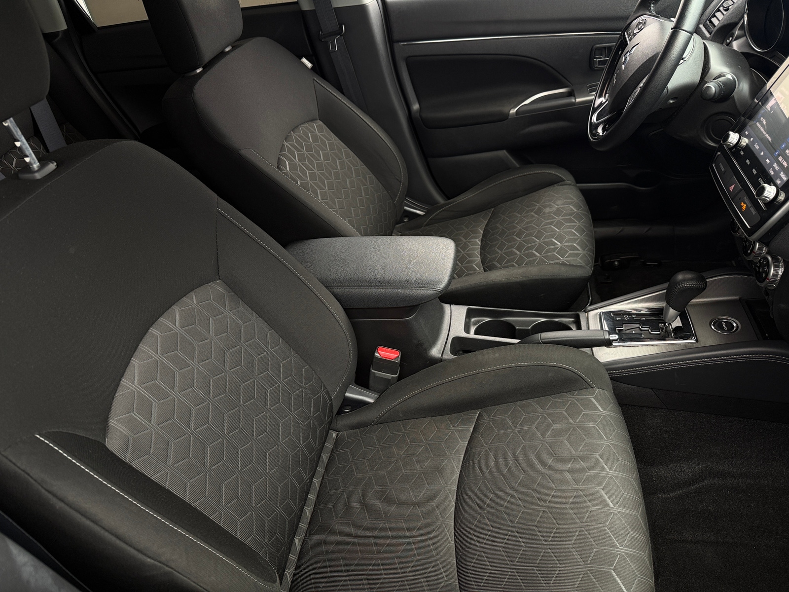 Thumbnail: 2021 Mitsubishi Outlander Sport - 2