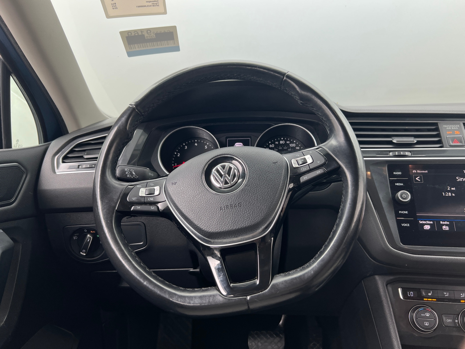 Thumbnail: 2018 Volkswagen Tiguan - 4