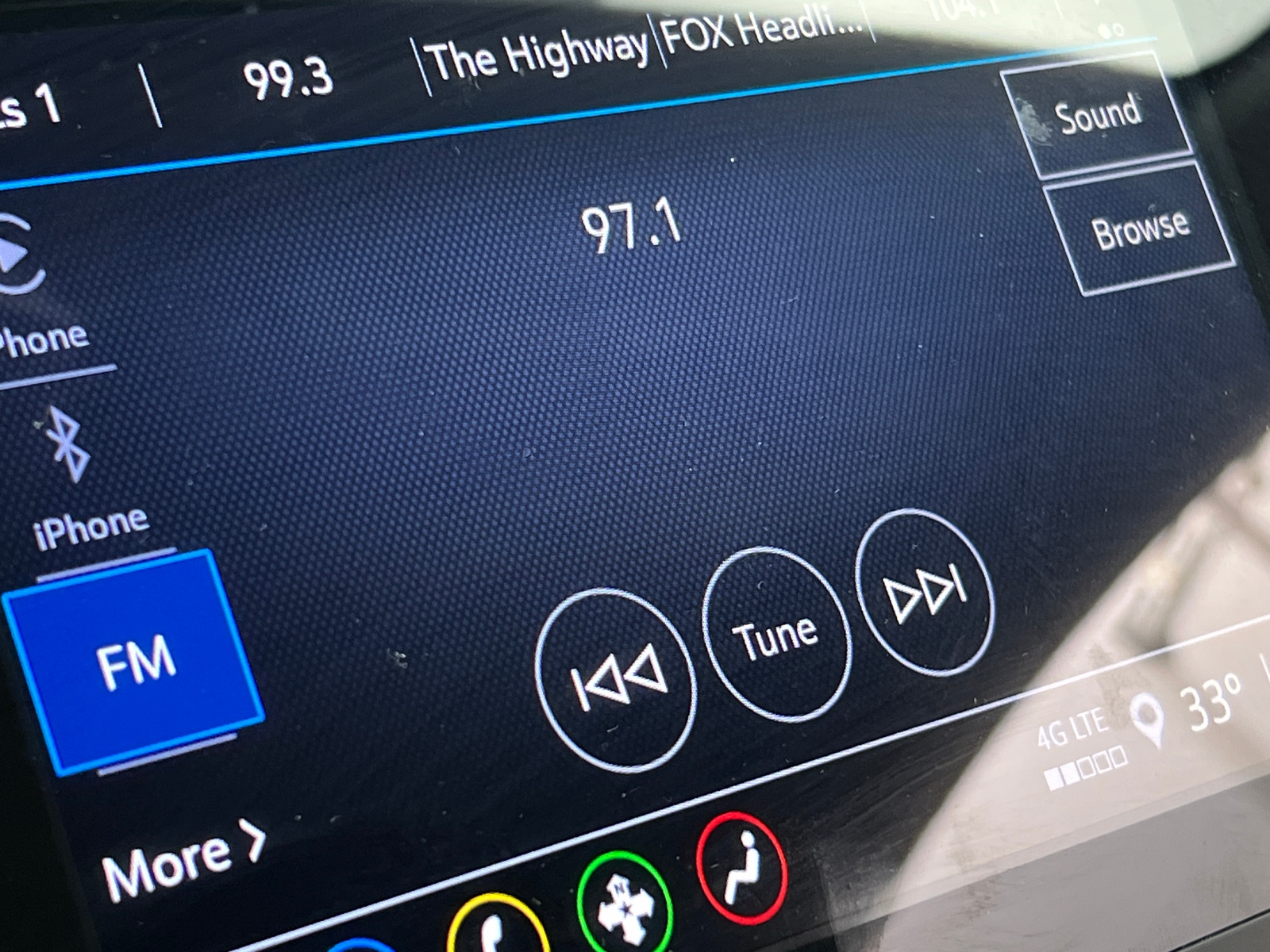 Thumbnail: 2023 Chevrolet Malibu - 4