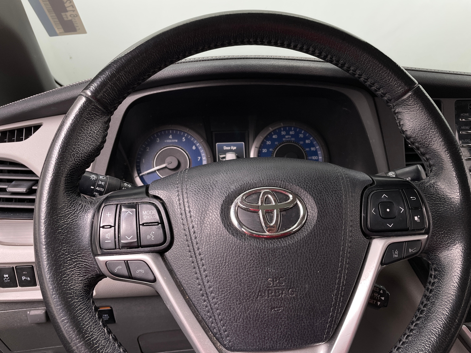 Thumbnail: 2020 Toyota Sienna - 4