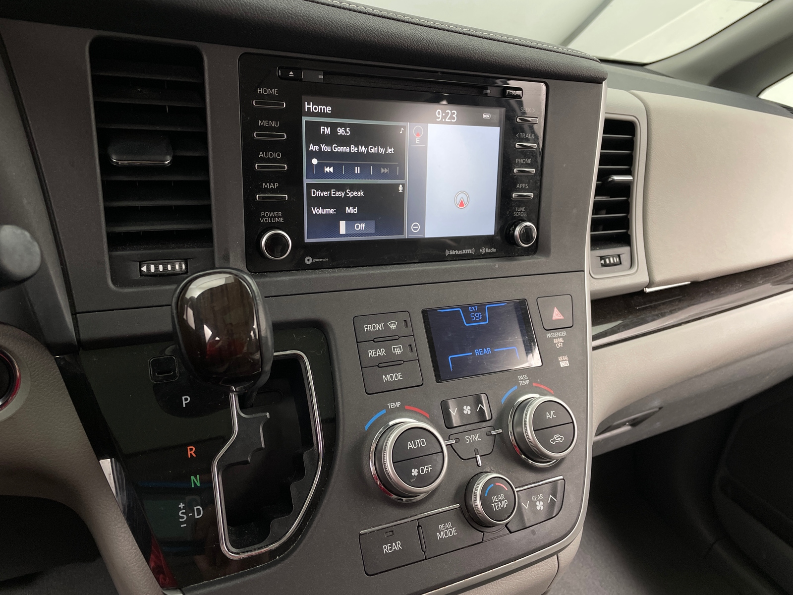 Thumbnail: 2020 Toyota Sienna - 3