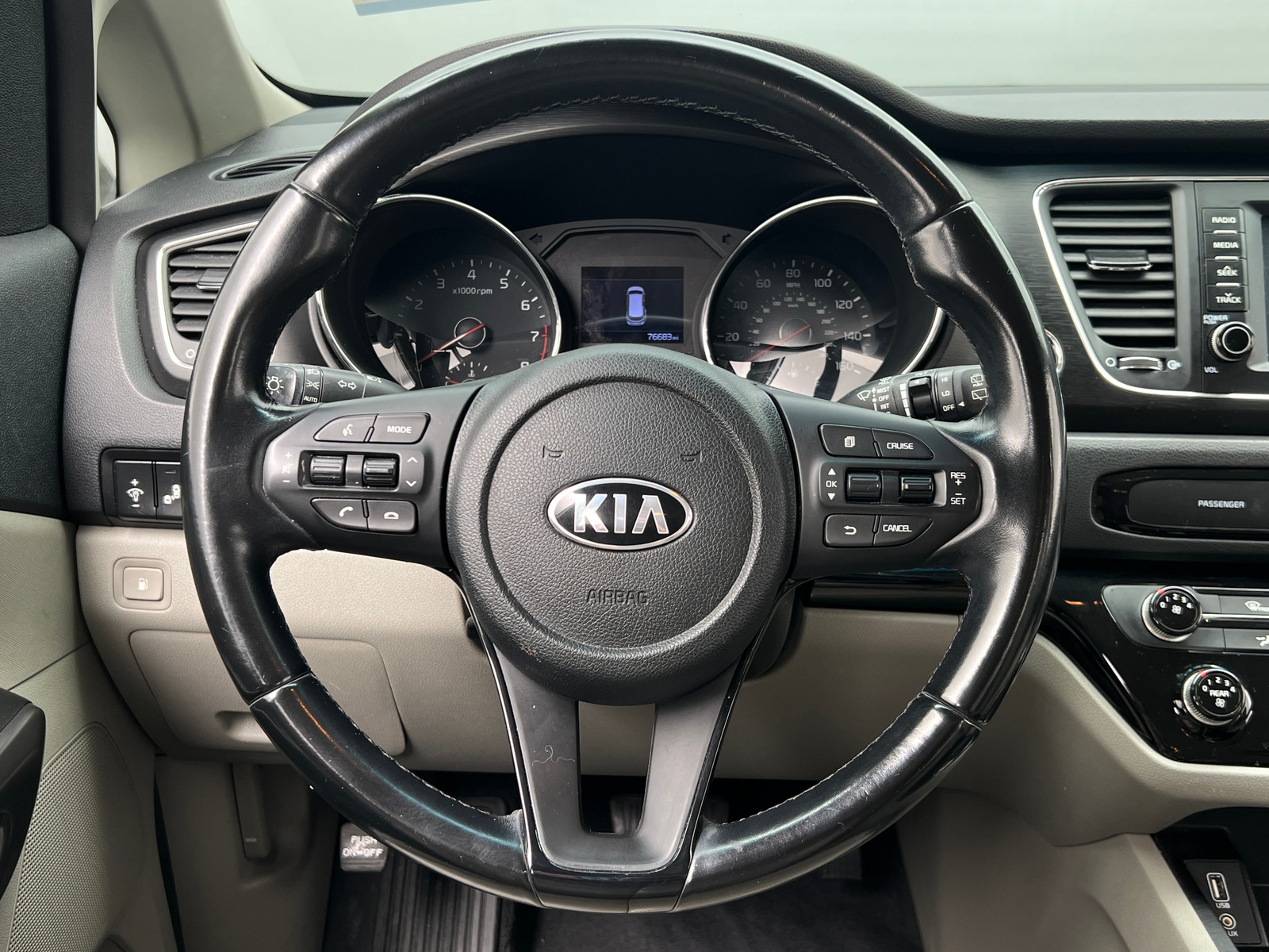 Thumbnail: 2019 Kia Sedona - 4
