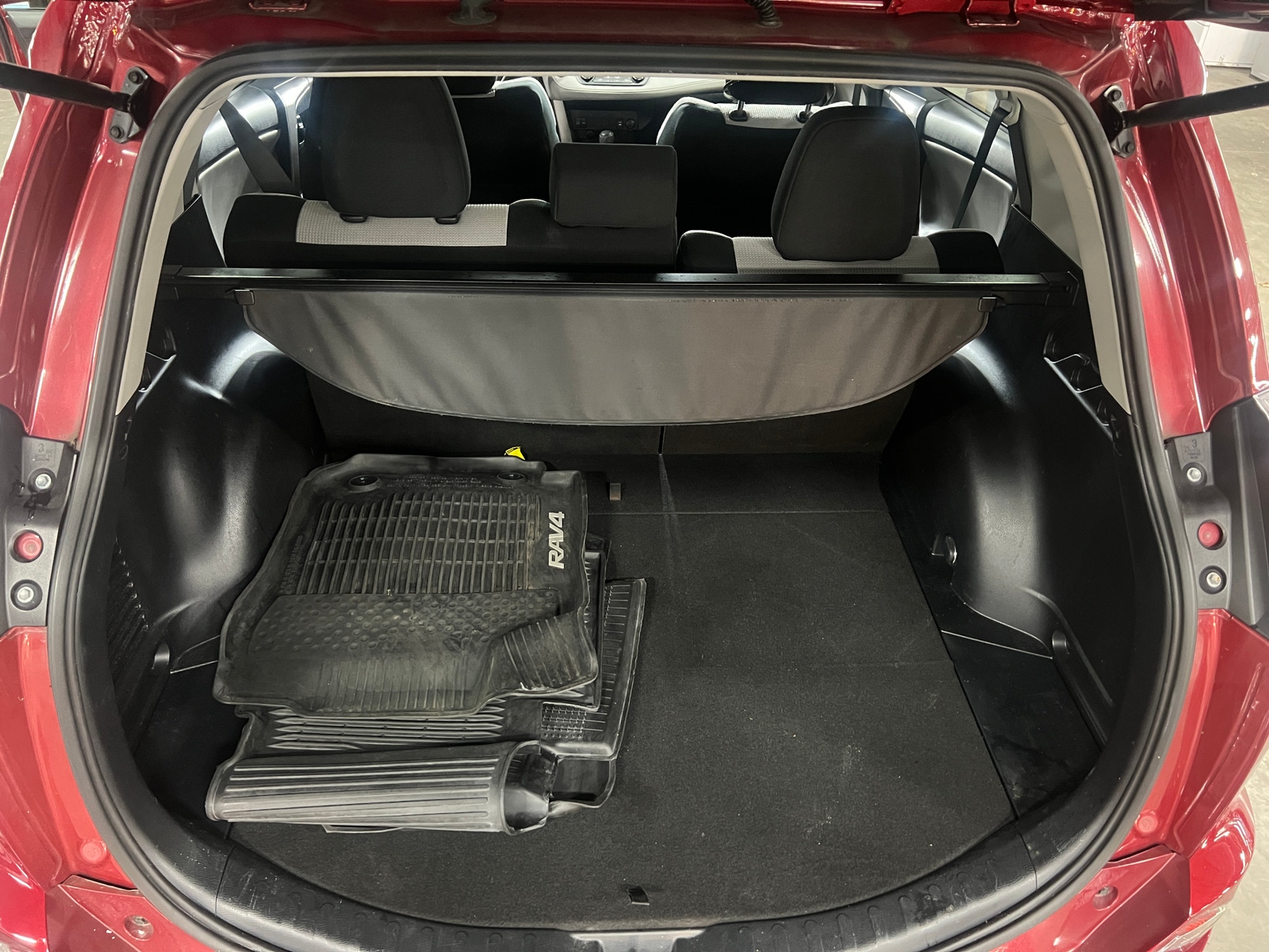 Thumbnail: 2018 Toyota RAV4 - 7