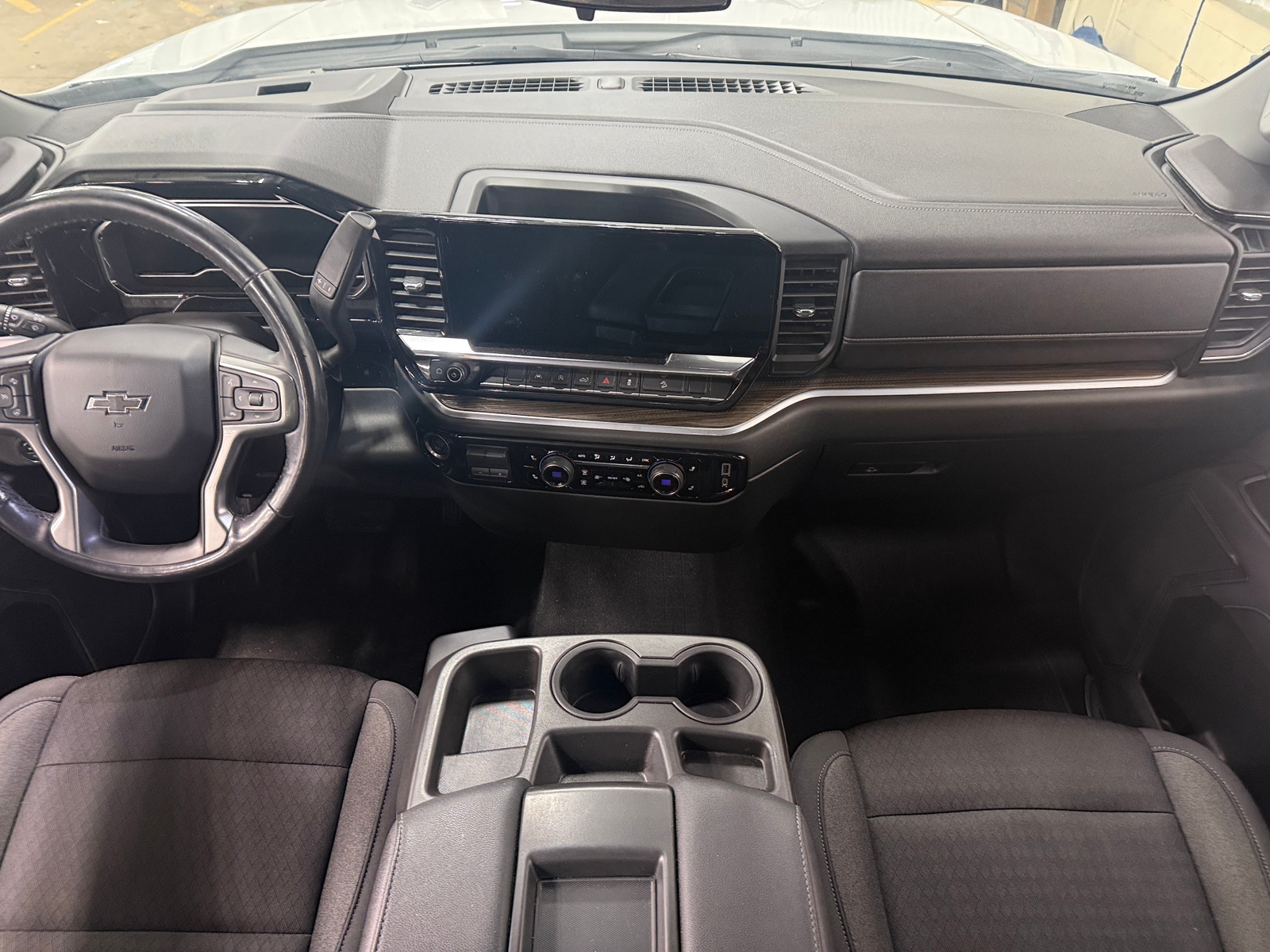 Thumbnail: 2022 Chevrolet Silverado 1500 - 3