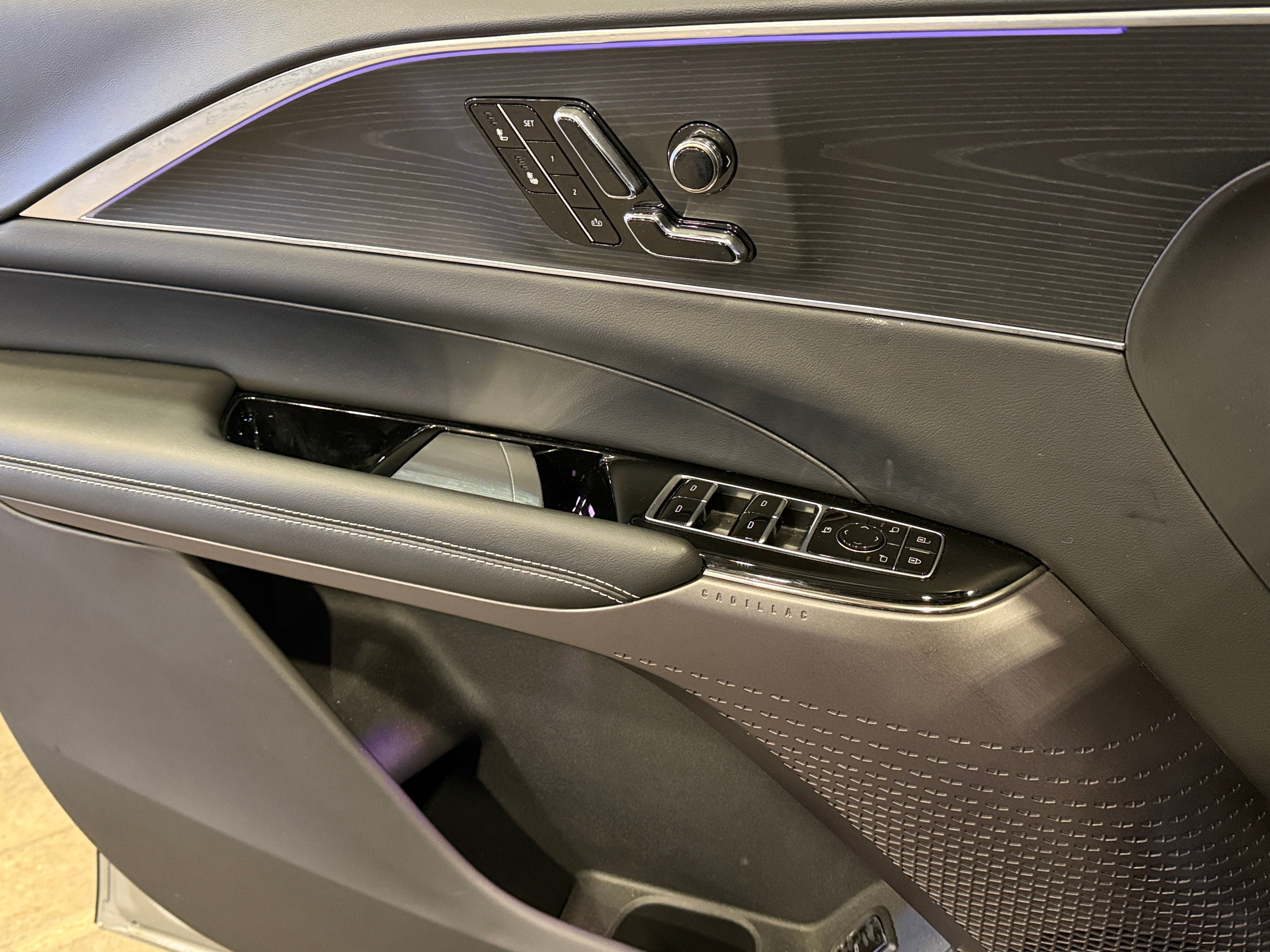 Used 2025 Cadillac LYRIQ Sport 1 with VIN 1GYKPURL8SZ302766 for sale in Auburn, WA