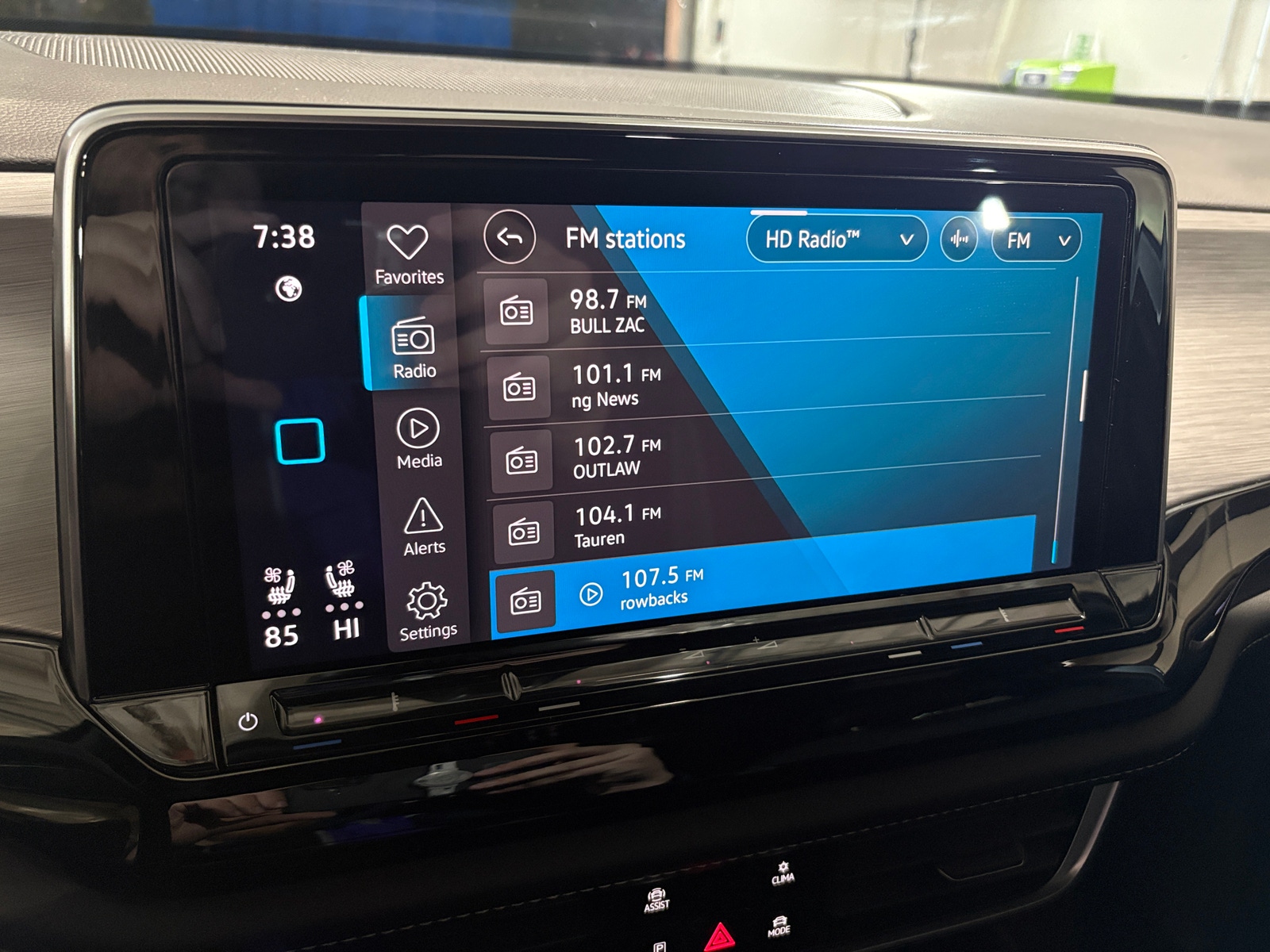 Thumbnail: 2024 Volkswagen Atlas - 3