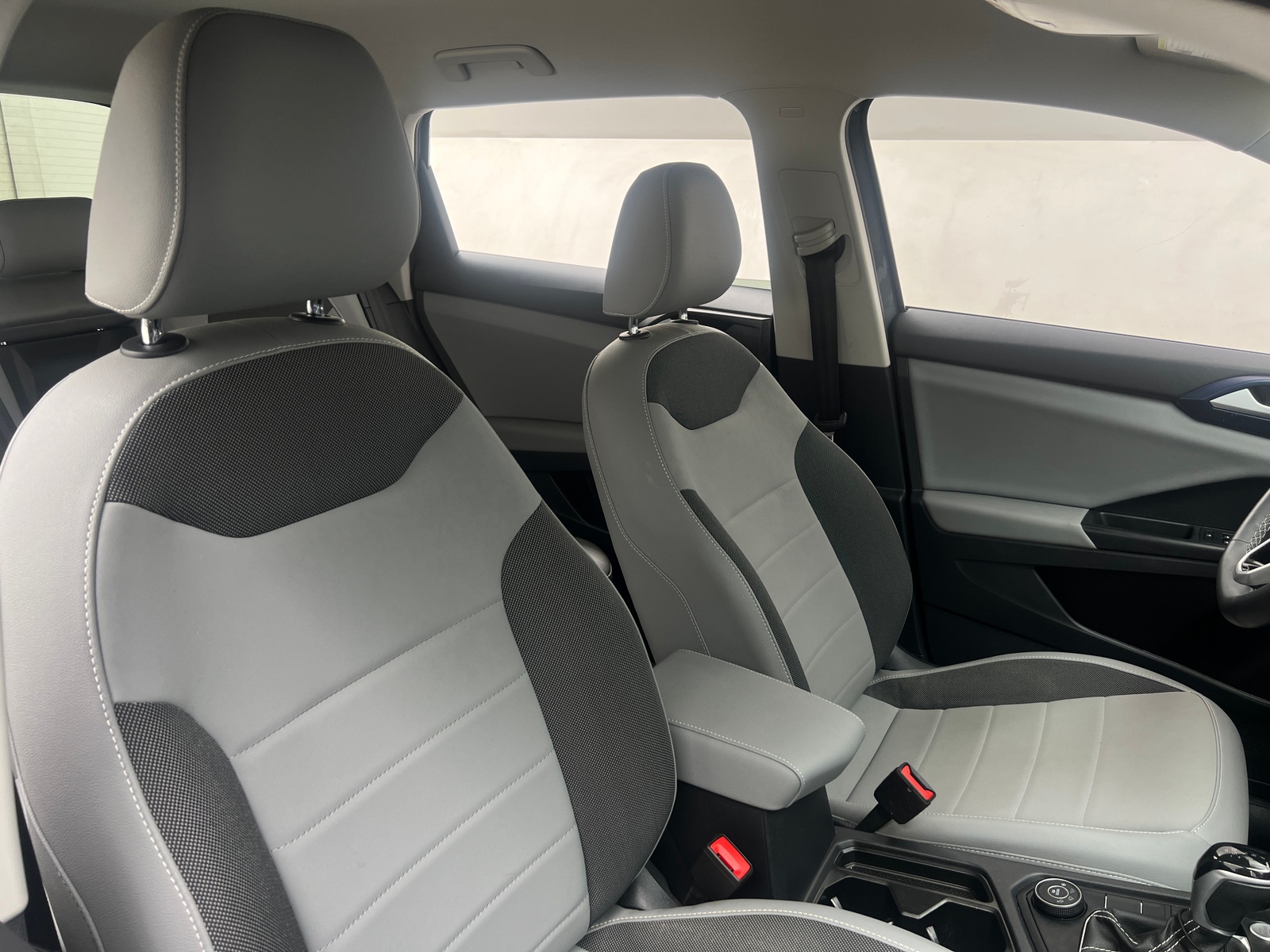 Thumbnail: 2022 Volkswagen Taos - 2