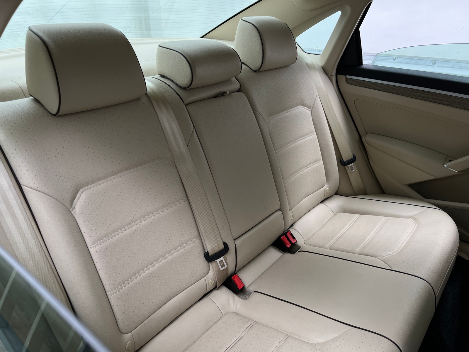 Thumbnail: 2017 Volkswagen Passat - 5