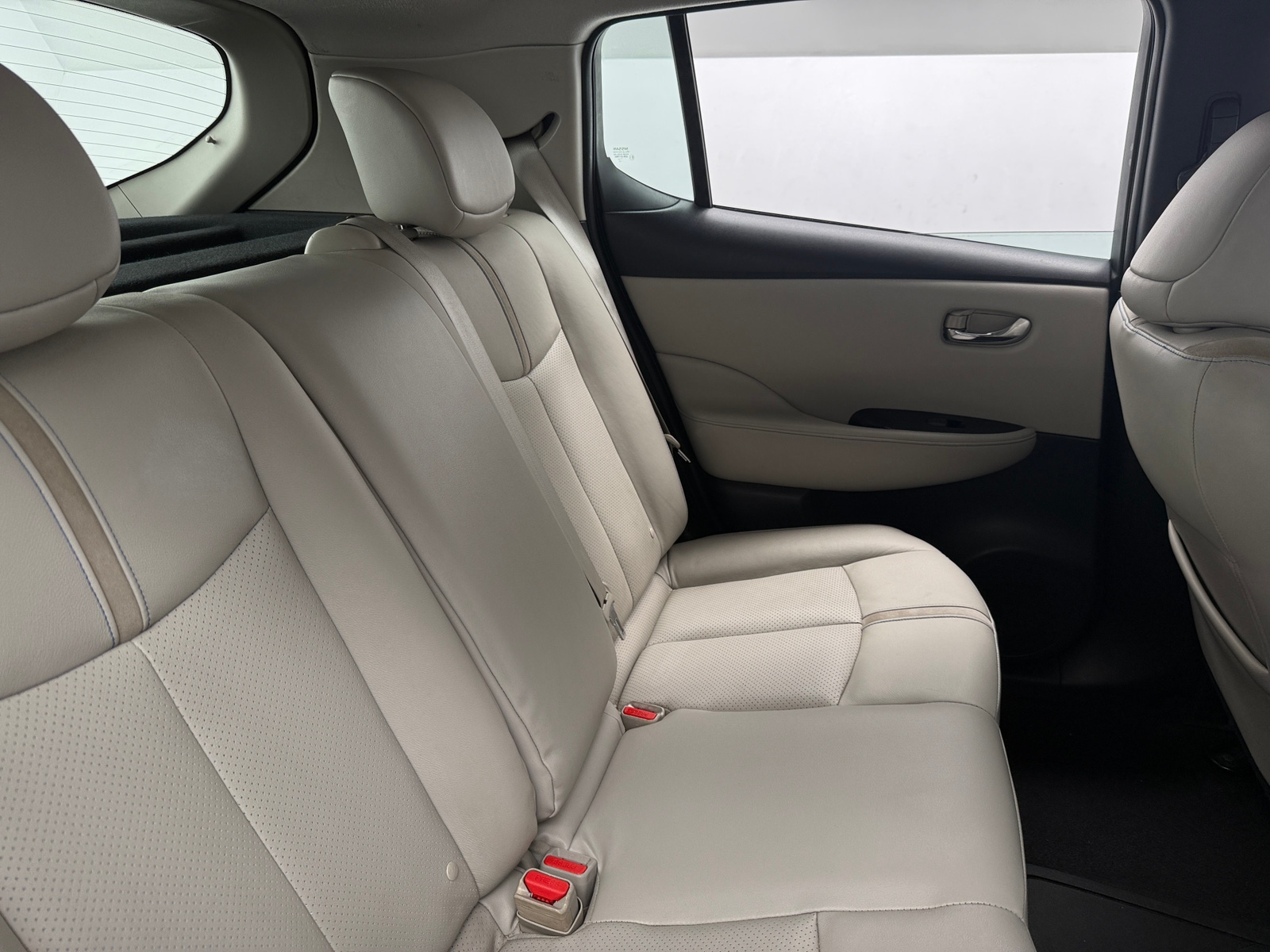 Thumbnail: 2018 Nissan Leaf - 5