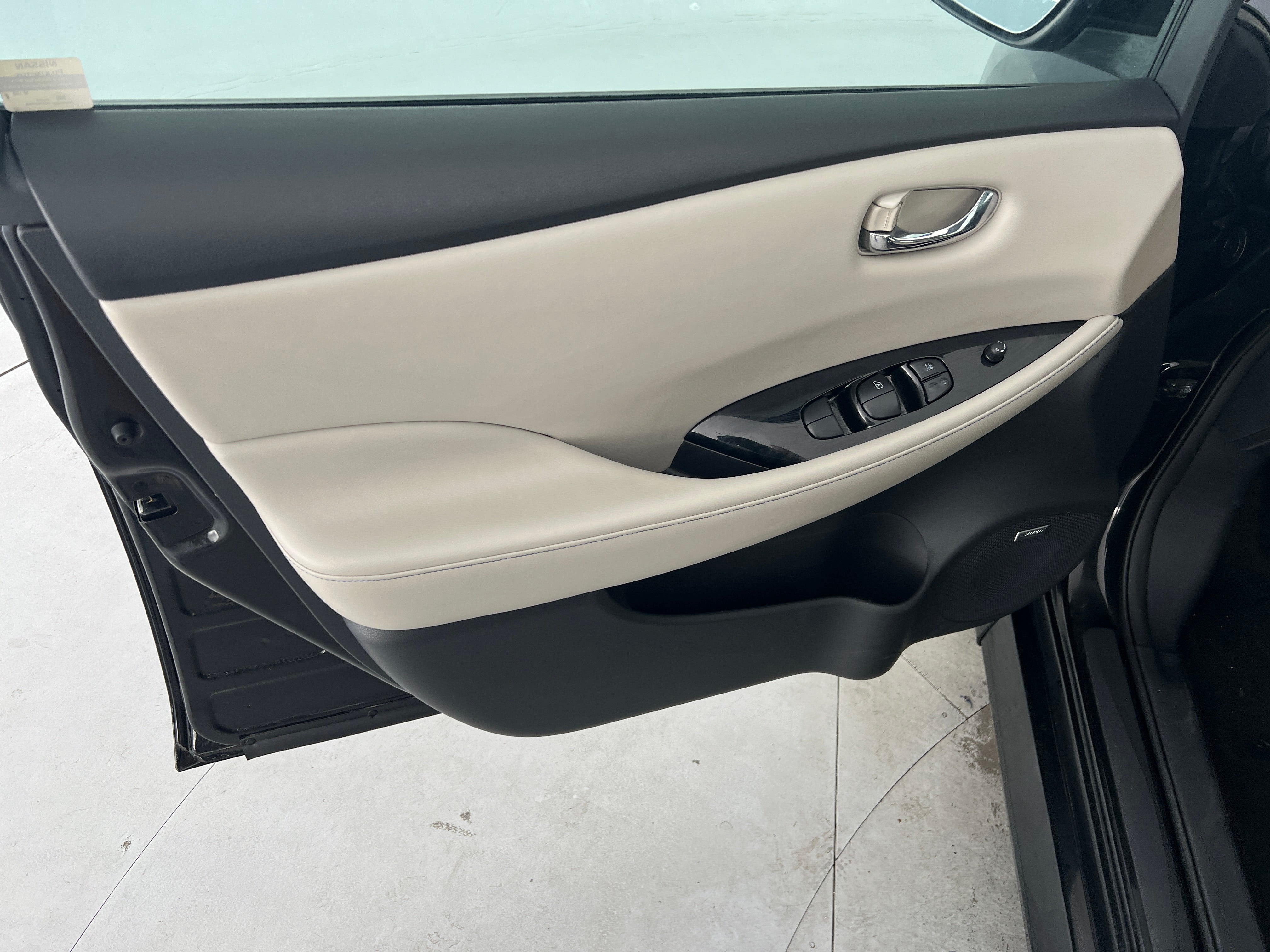 Used 2018 Nissan LEAF SL with VIN 1N4AZ1CP2JC304476 for sale in Oak Creek, WI