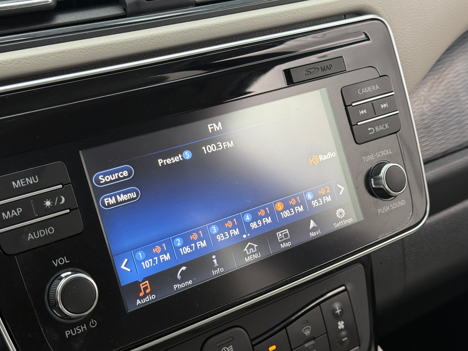 Thumbnail: 2018 Nissan Leaf - 3