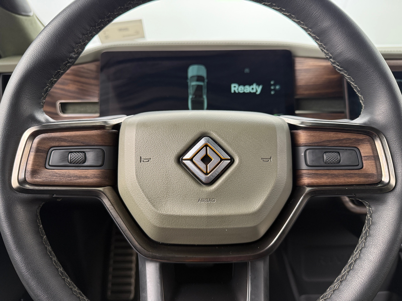 Thumbnail: 2022 Rivian R1T - 4