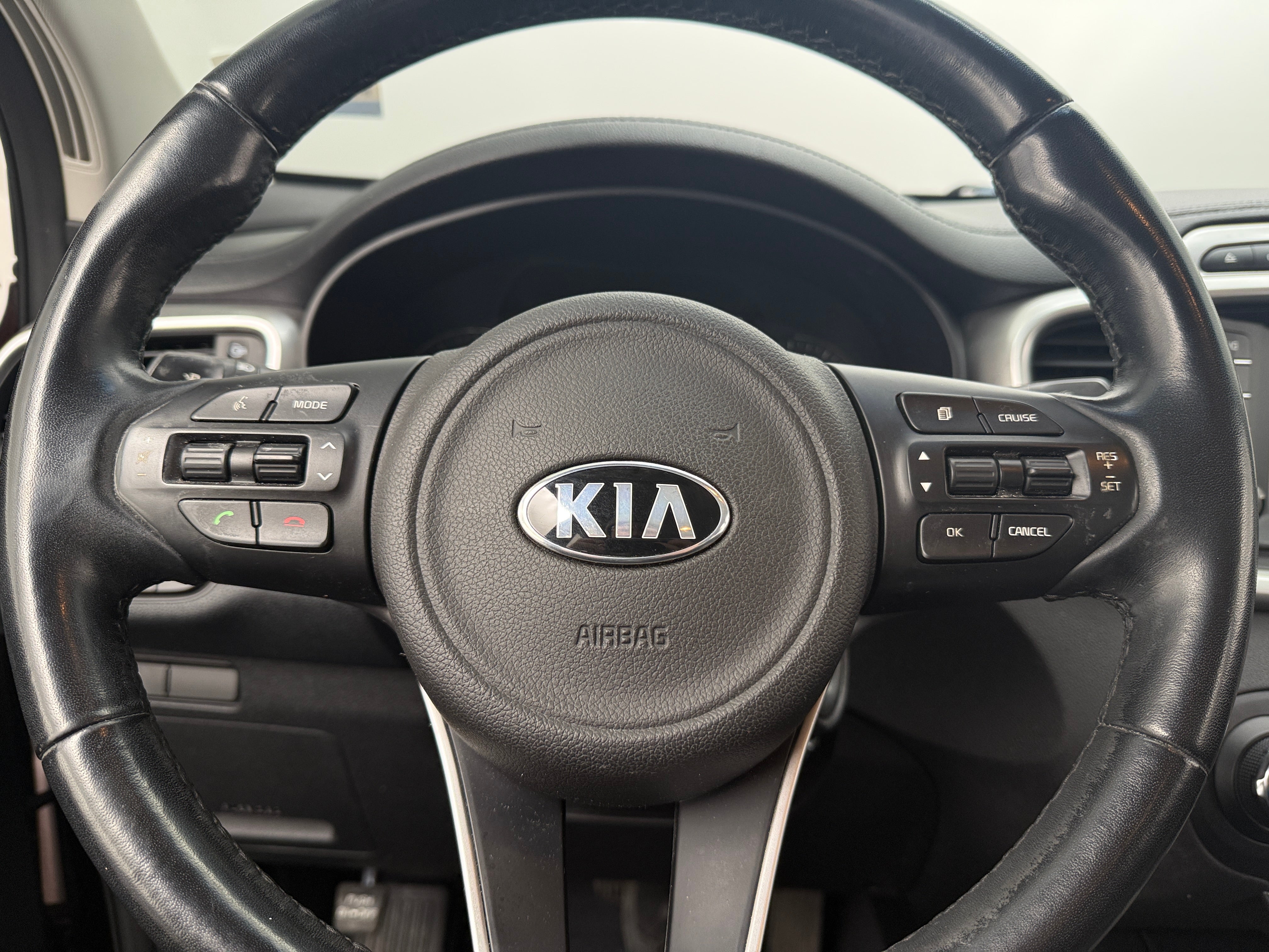 Thumbnail: 2017 Kia Sorento - 5