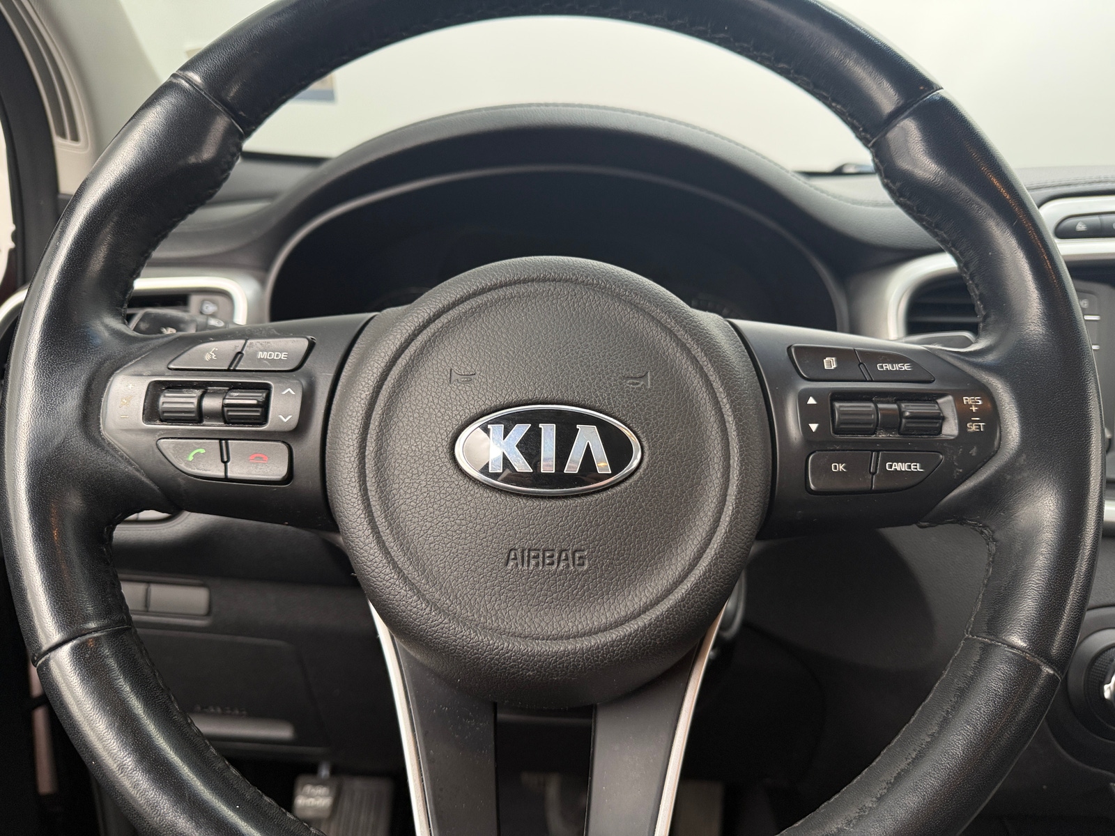 Thumbnail: 2017 Kia Sorento - 5